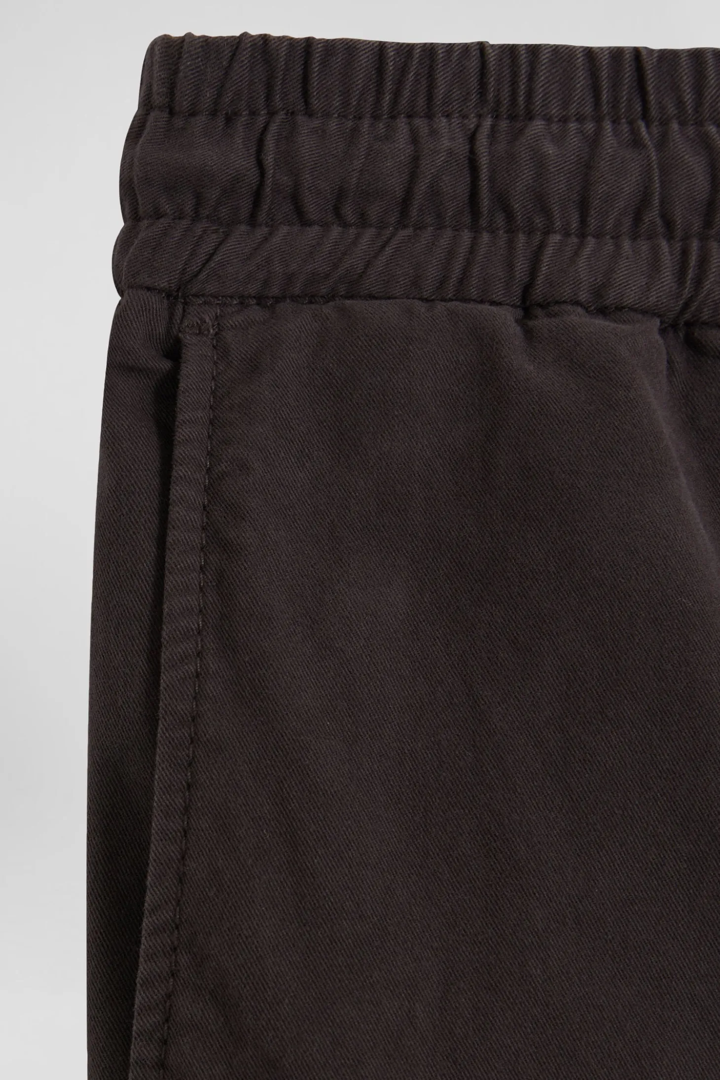 Pantalon taille élastique en coton stretch marron coupe Modern