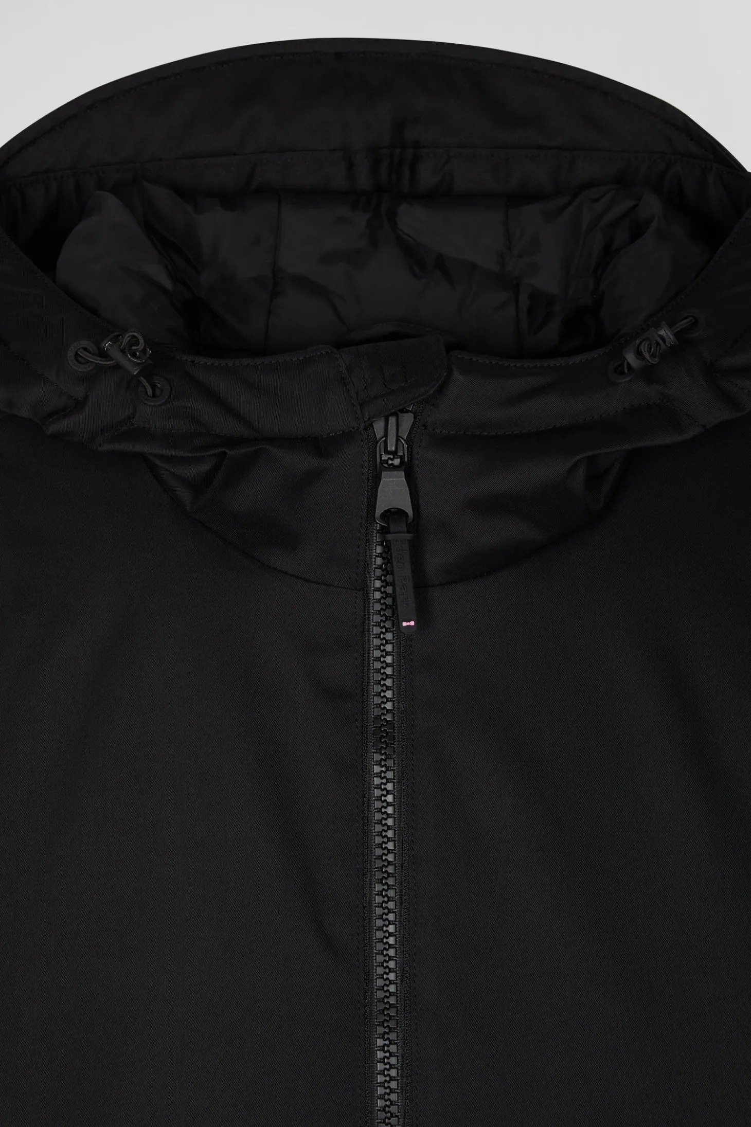 Parka longue à capuche en nylon noir