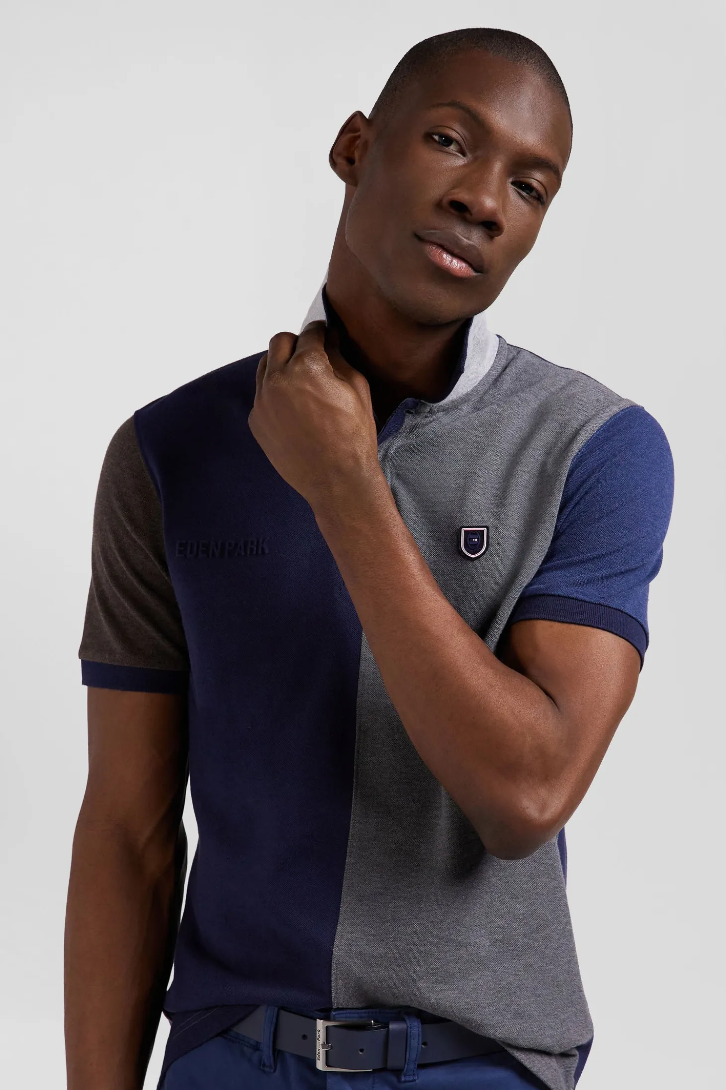 Polo manches courtes colorblock en piqué coton gris coupe Regular
