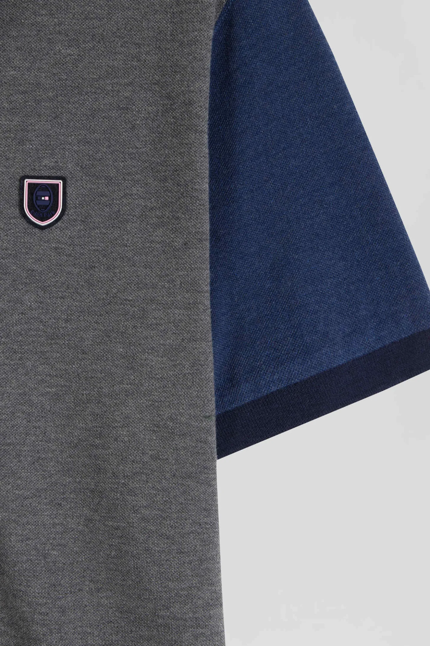 Polo manches courtes colorblock en piqué coton gris coupe Regular