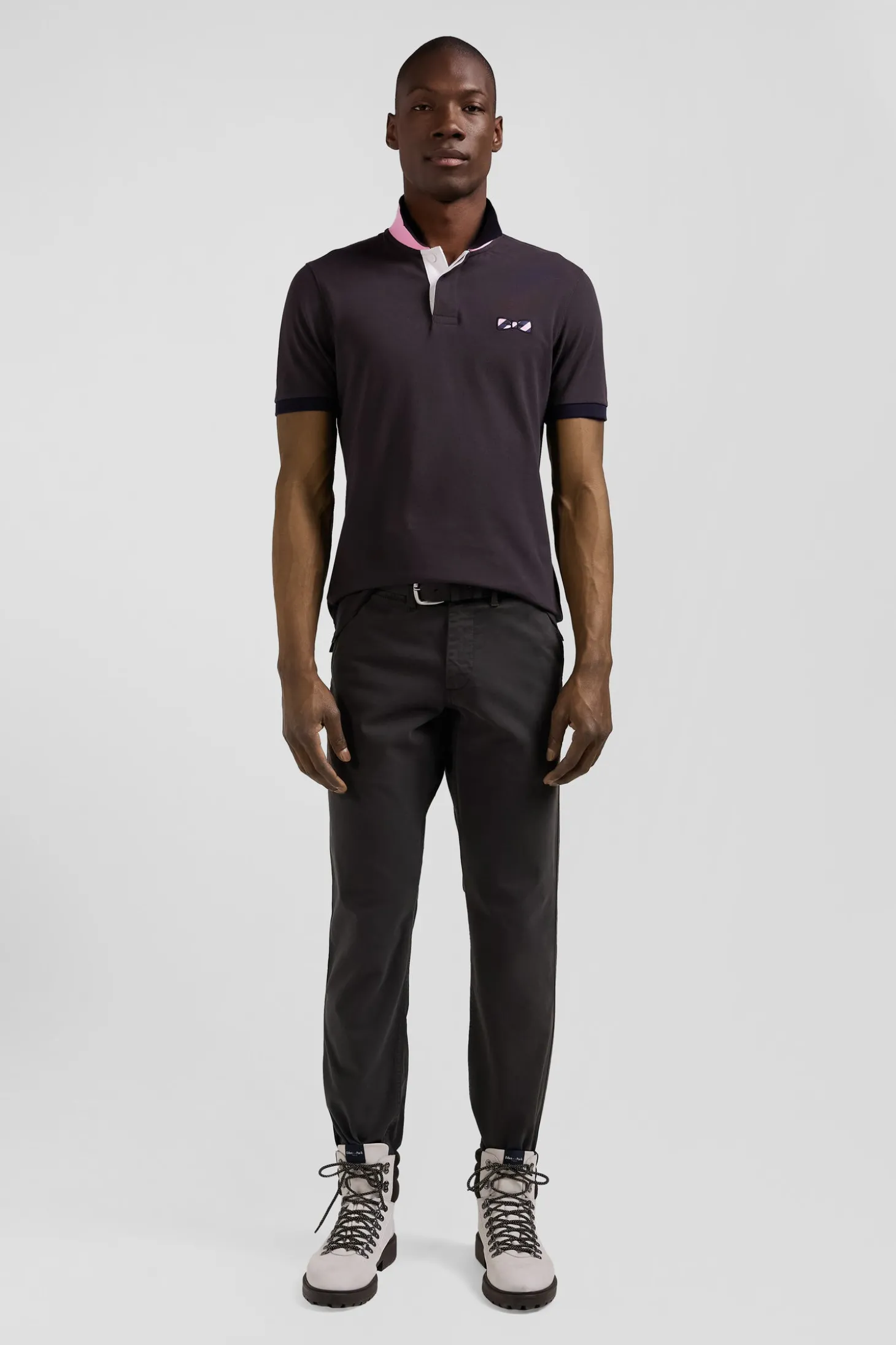 Polo manches courtes en piqué coton marron broderie cerclée coupe Regular