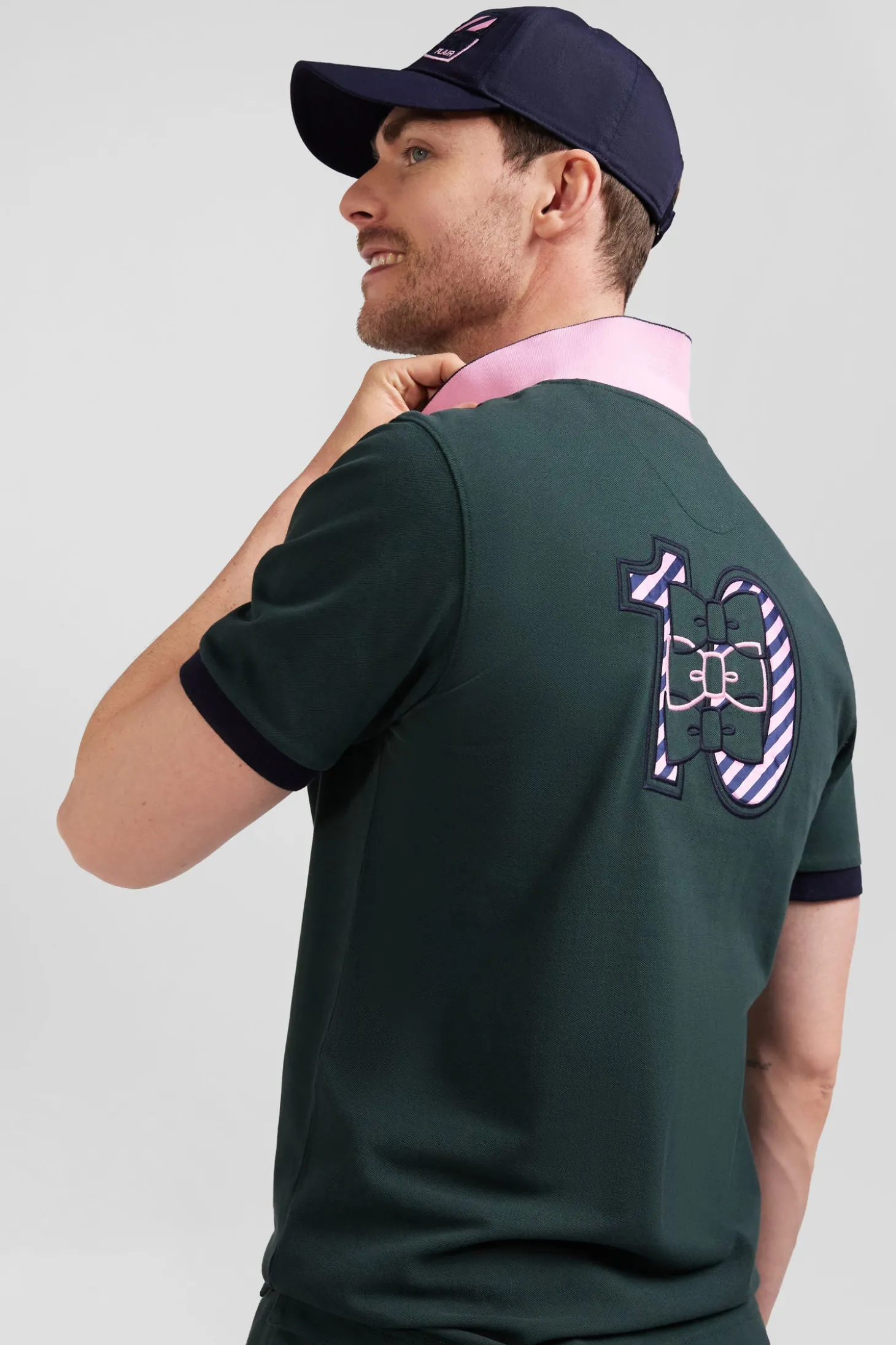Polo manches courtes en piqué coton vert broderie cerclée coupe Regular