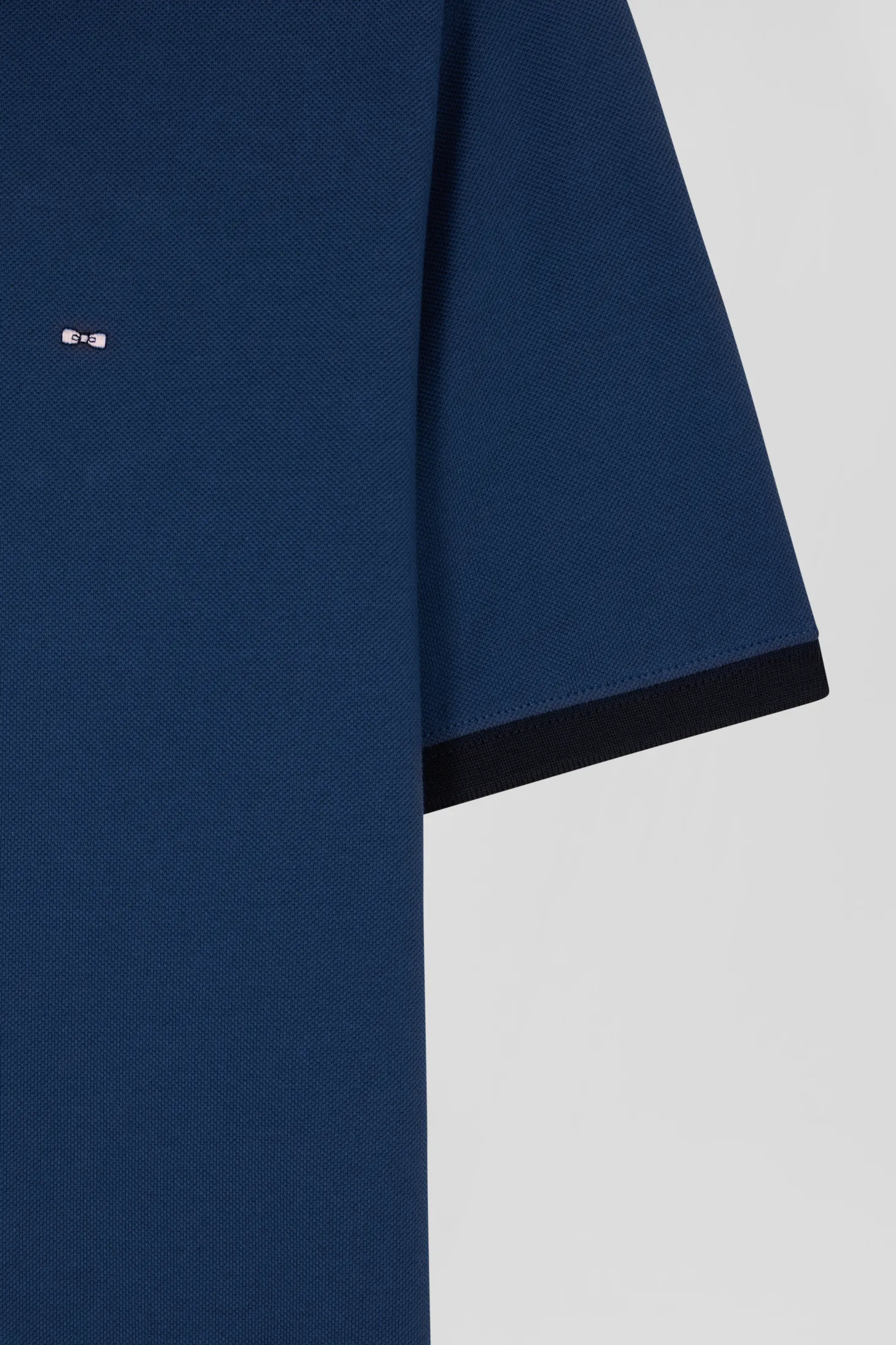 Polo manches courtes en piqué coton bleu détails contrastés coupe Regular