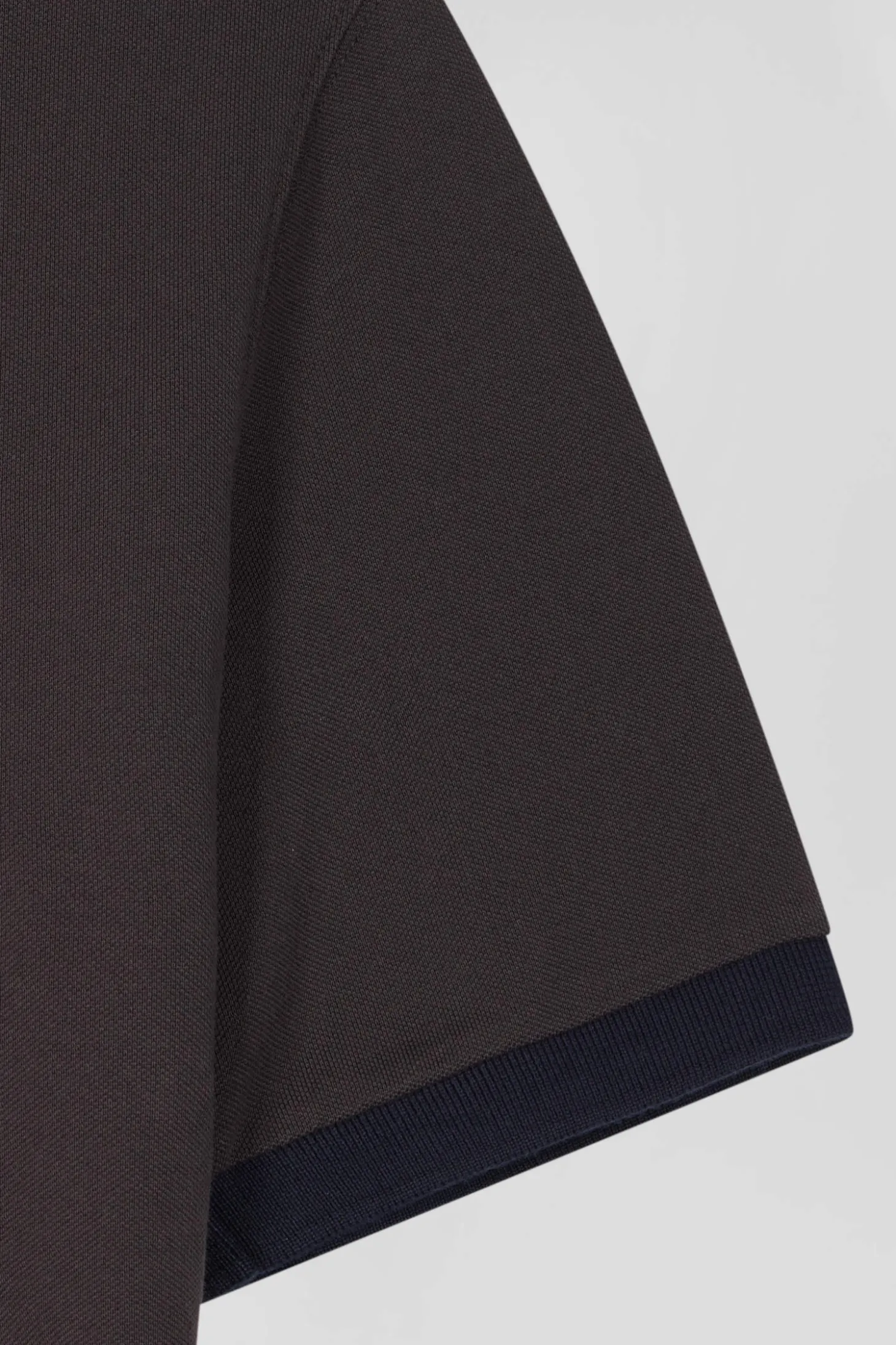 Polo manches courtes en piqué coton marron broderie cerclée coupe Regular