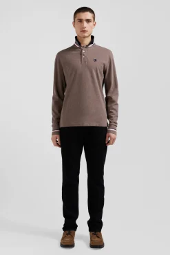 Polo manches longues en piqué coton marron écusson gomme coupe Regular