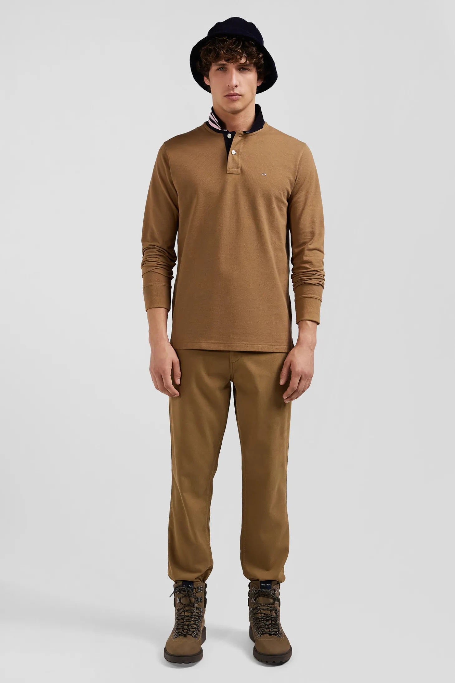 Polo manches longues en piqué coton camel col cerclé coupe Regular