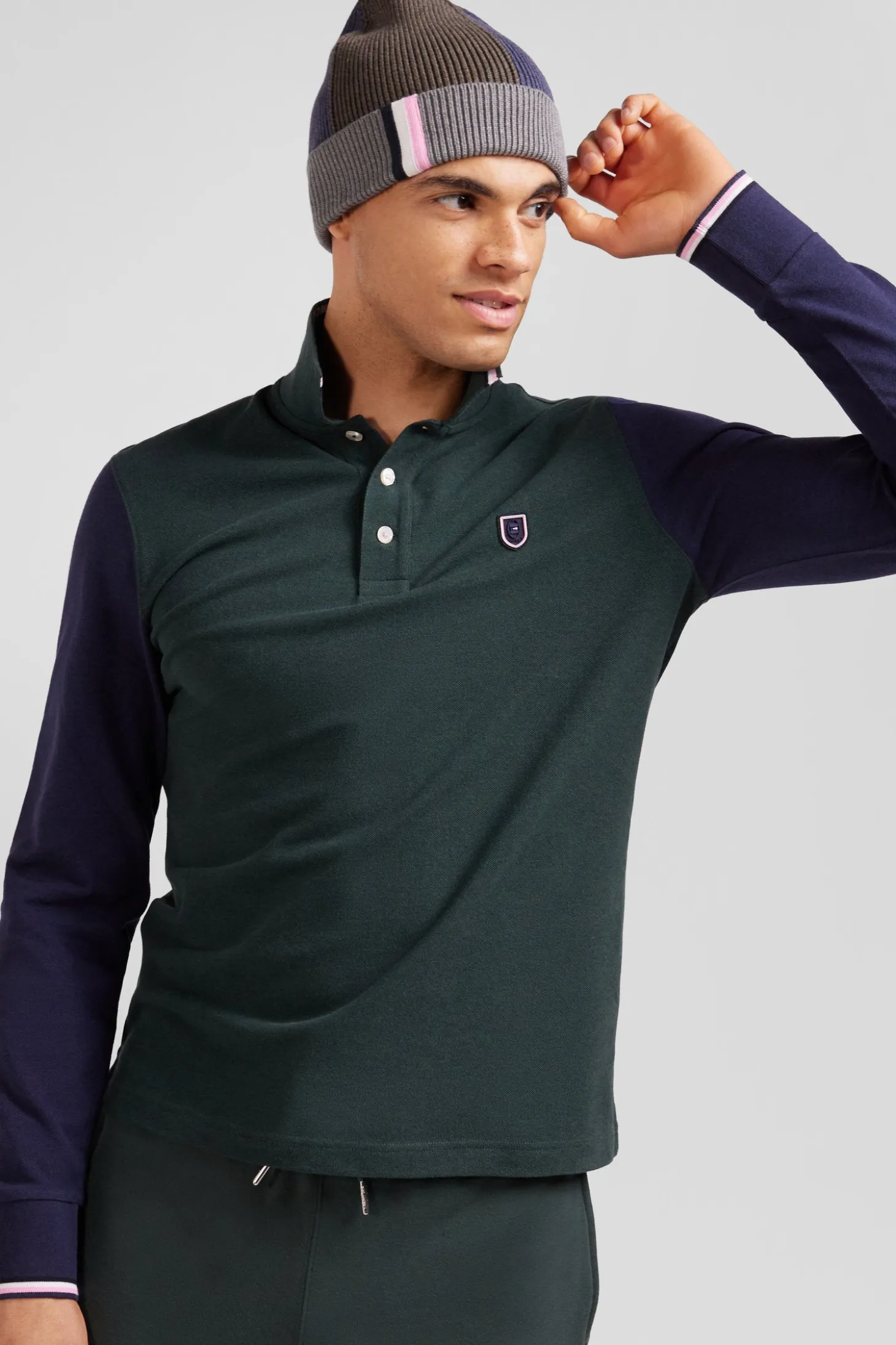 Polo manches longues en piqué coton vert col jacquard écusson gomme coupe Regular