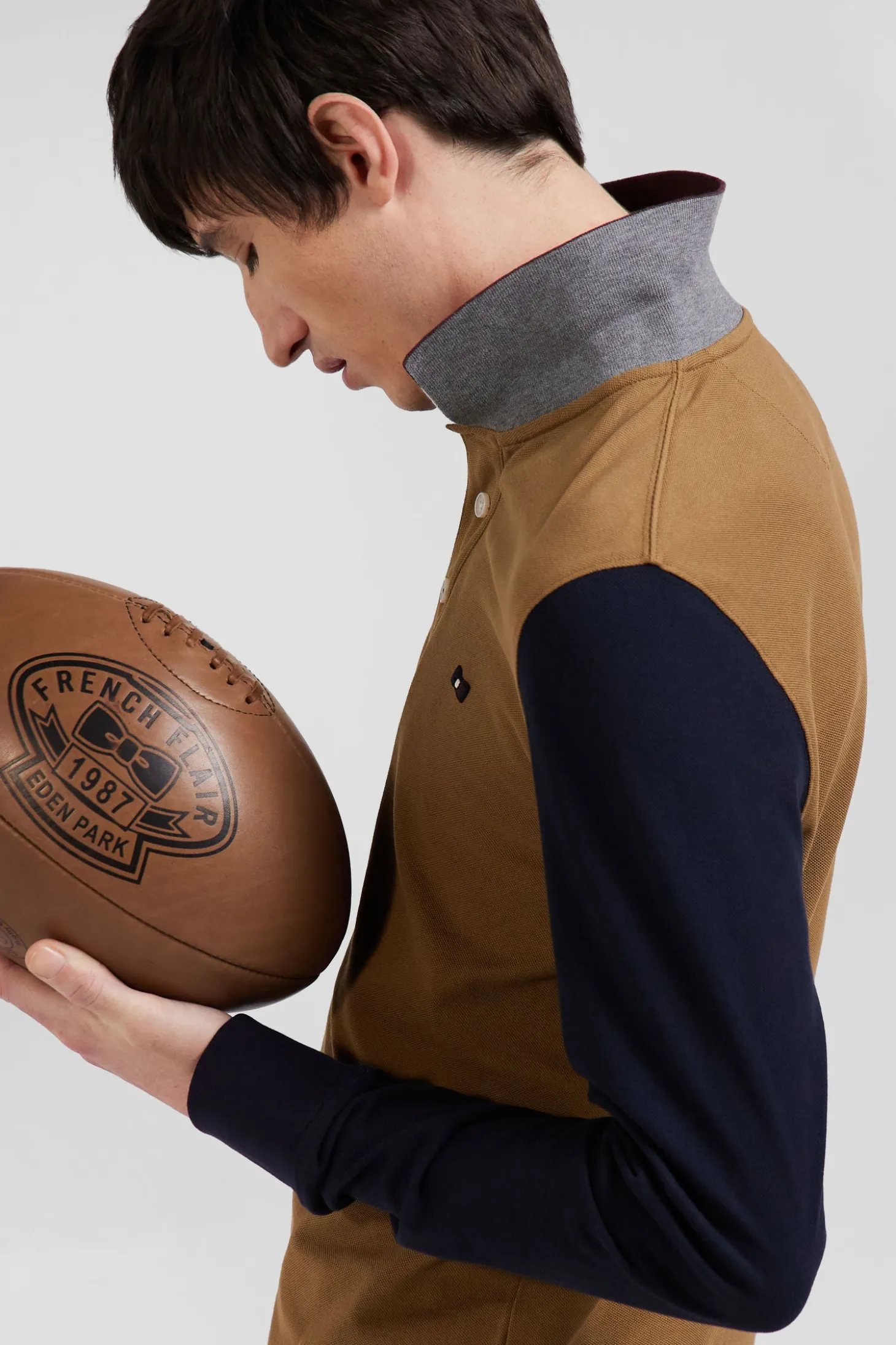 Polo manches longues en piqué coton bicolore camel col jacquard coupe Regular