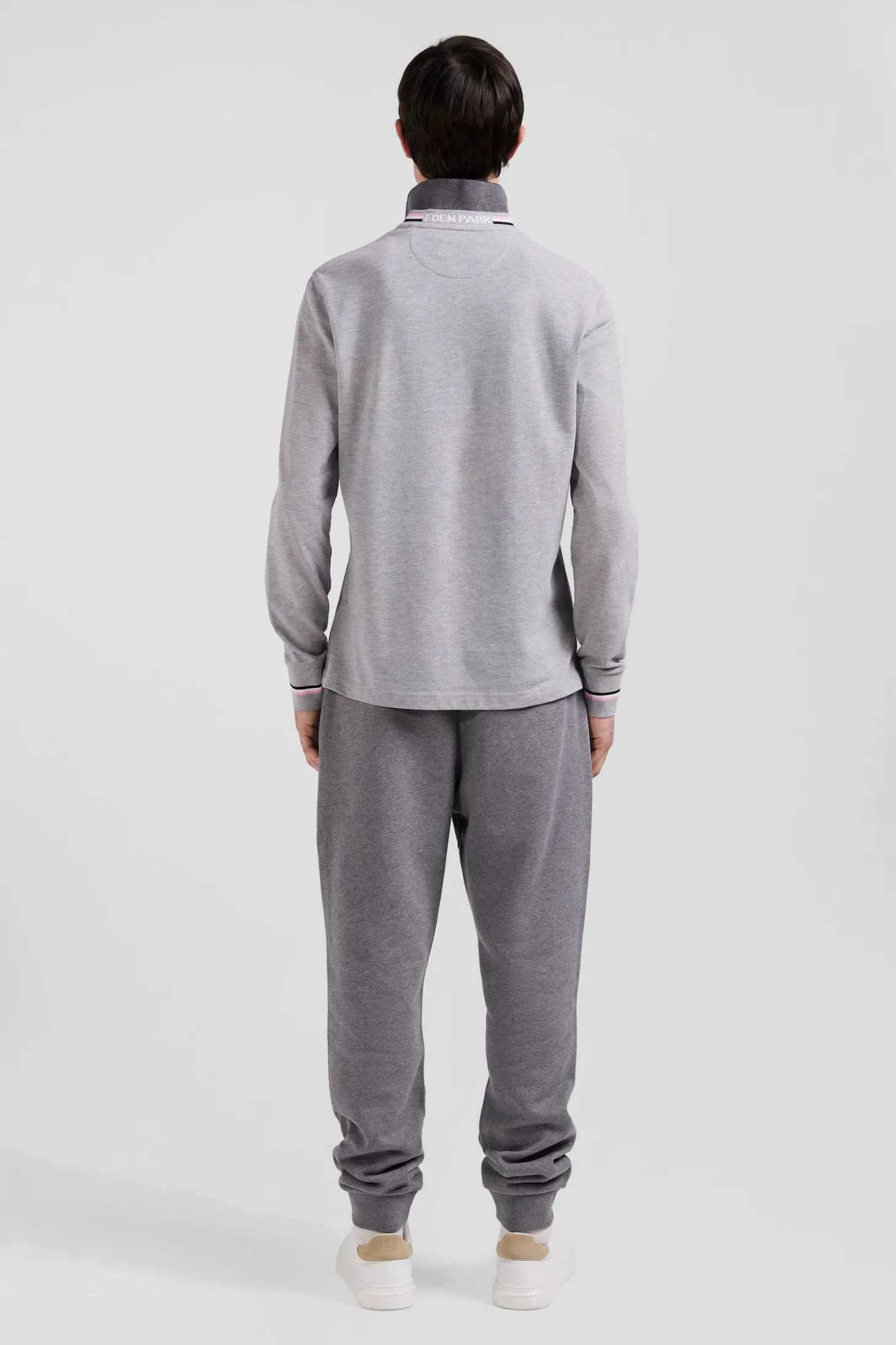 Polo manches longues en piqué coton gris écusson gomme coupe Regular