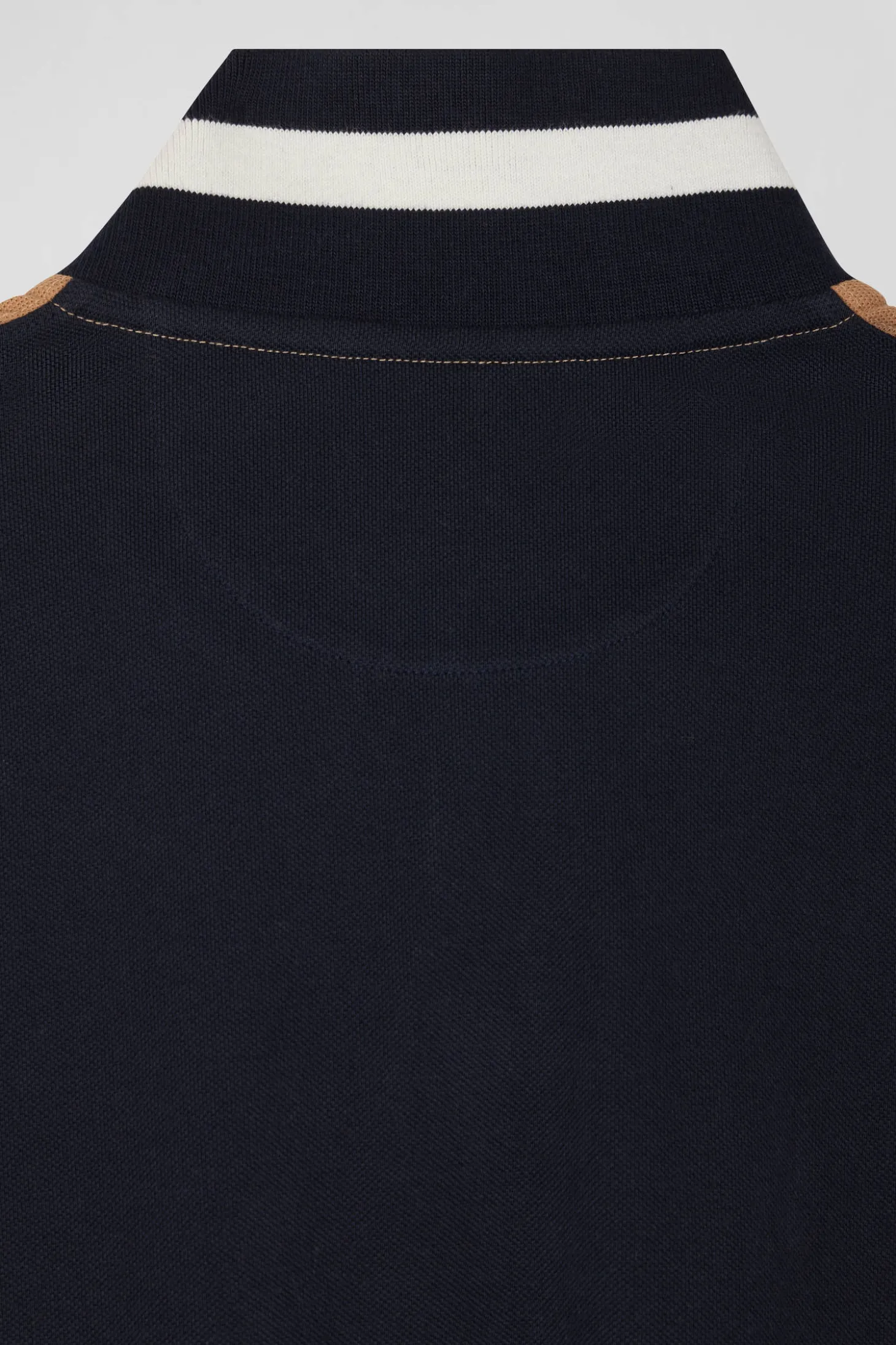 Polo manches longues en piqué coton camel broderie matelassée coupe Regular
