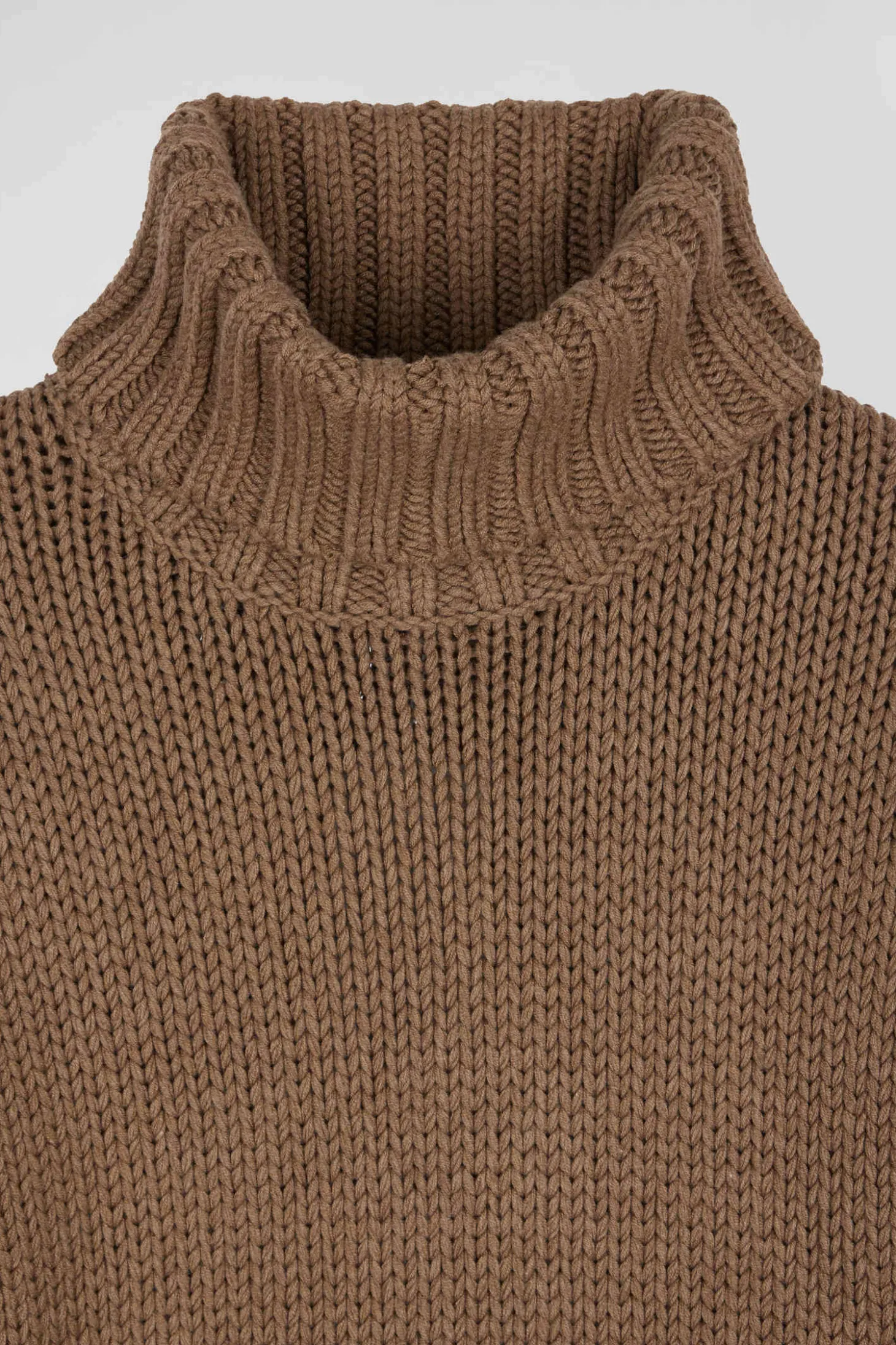 Pull à col roulé en laine et coton marron coupe Regular