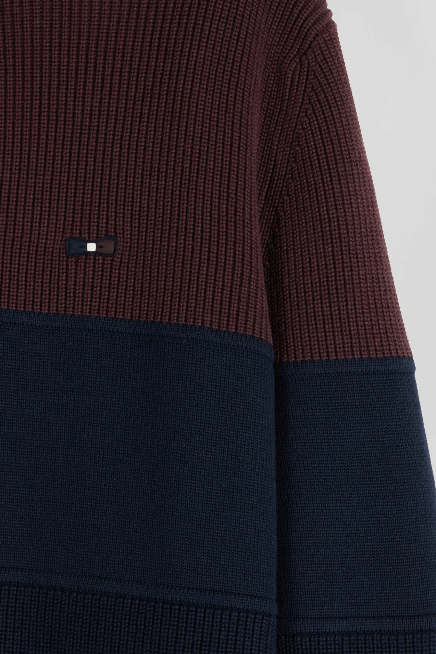 Pull col camionneur en coton bordeaux à jeux de maille coupe Regular