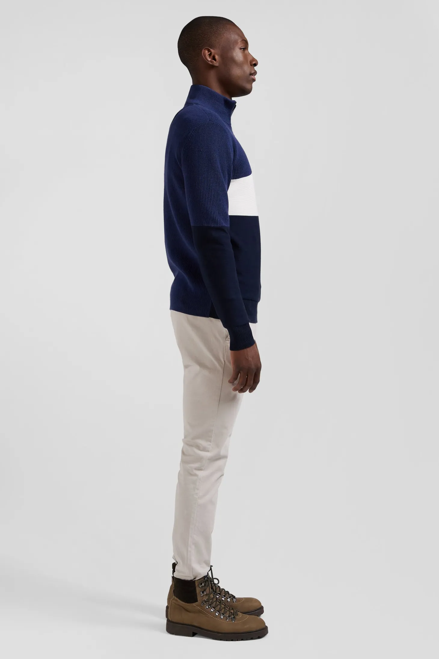 Pull col camionneur montant en coton bleu foncé à jeux de maille coupe Regular