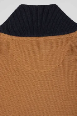 Pull col camionneur zippé colorblock en coton camel brodé coupe Regular