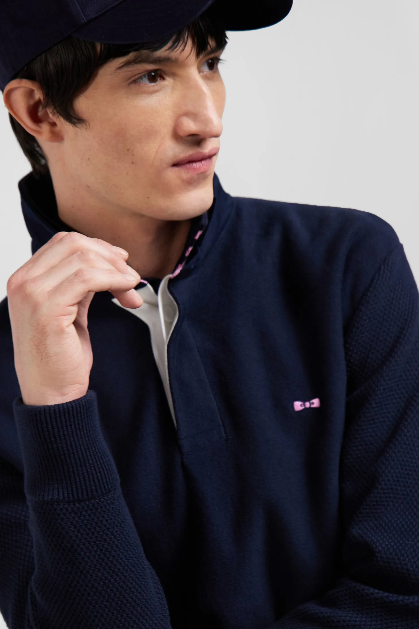 Pull col maillot en coton bleu marine coupe Regular broderie 10
