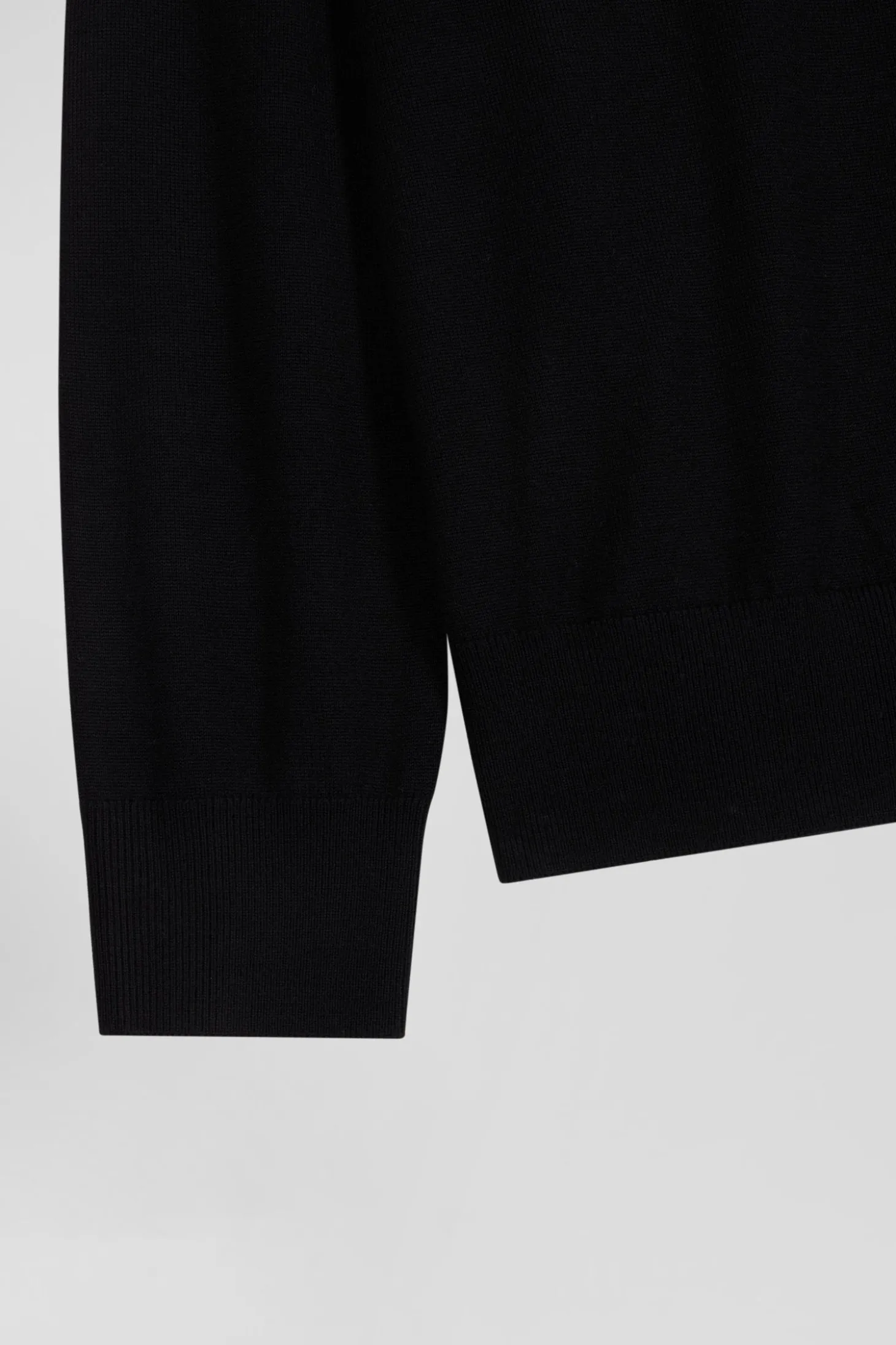 Pull col maillot en laine noir coupe Regular