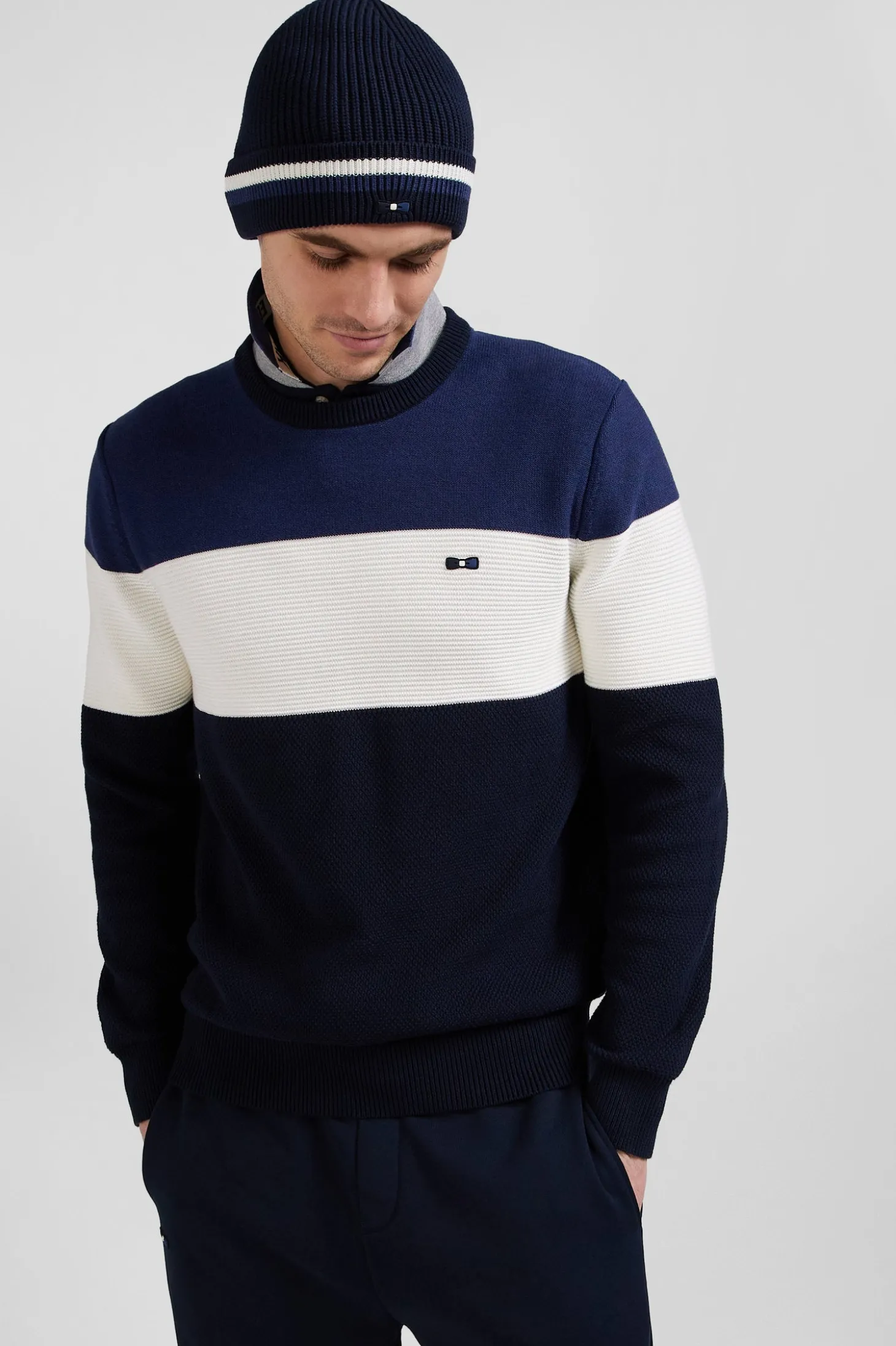 Pull col rond en coton bleu marine et bleu à jeux de maille coupe Regular