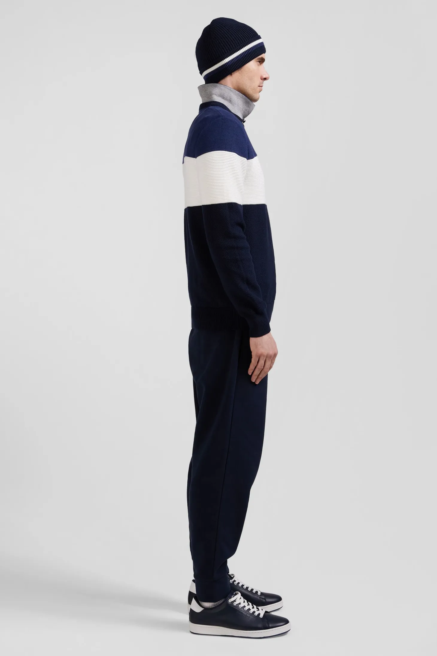 Pull col rond en coton bleu marine et bleu à jeux de maille coupe Regular