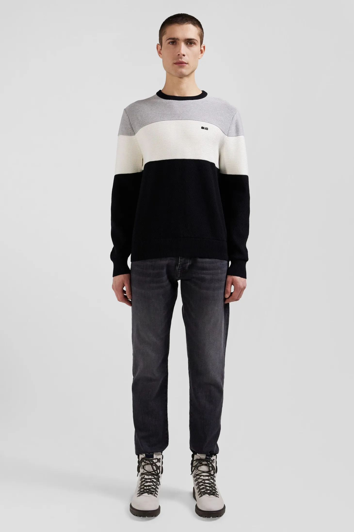 Pull col rond en coton gris et blanc à jeux de maille coupe Regular