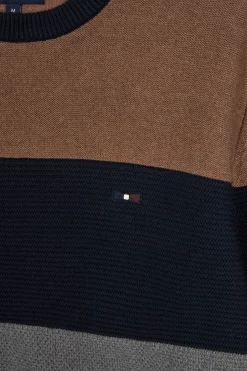 Pull col rond en coton gris et camel à jeux de maille coupe Regular