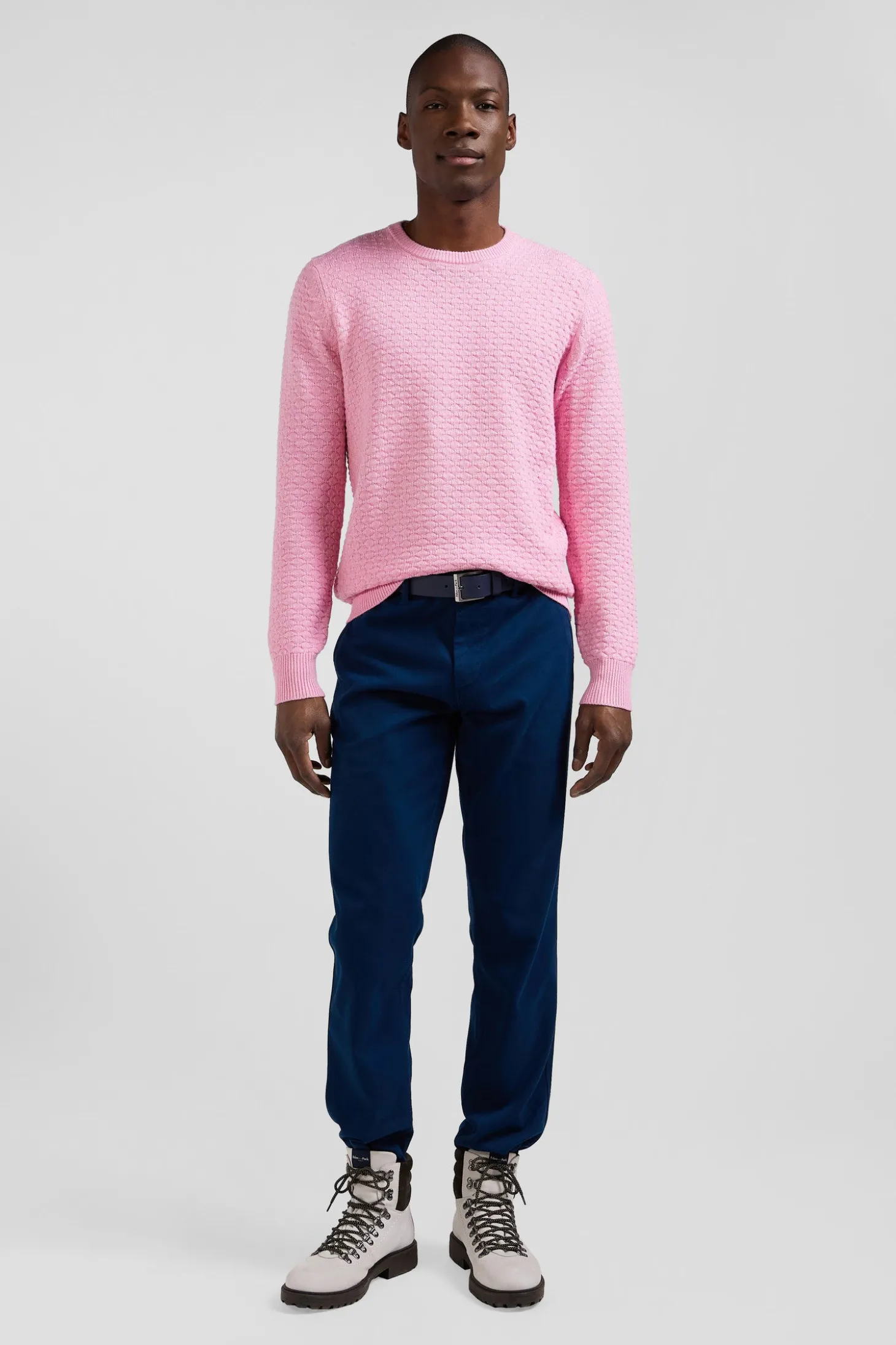 Pull col rond en laine et coton rose coupe Regular effet micro nœud papillon