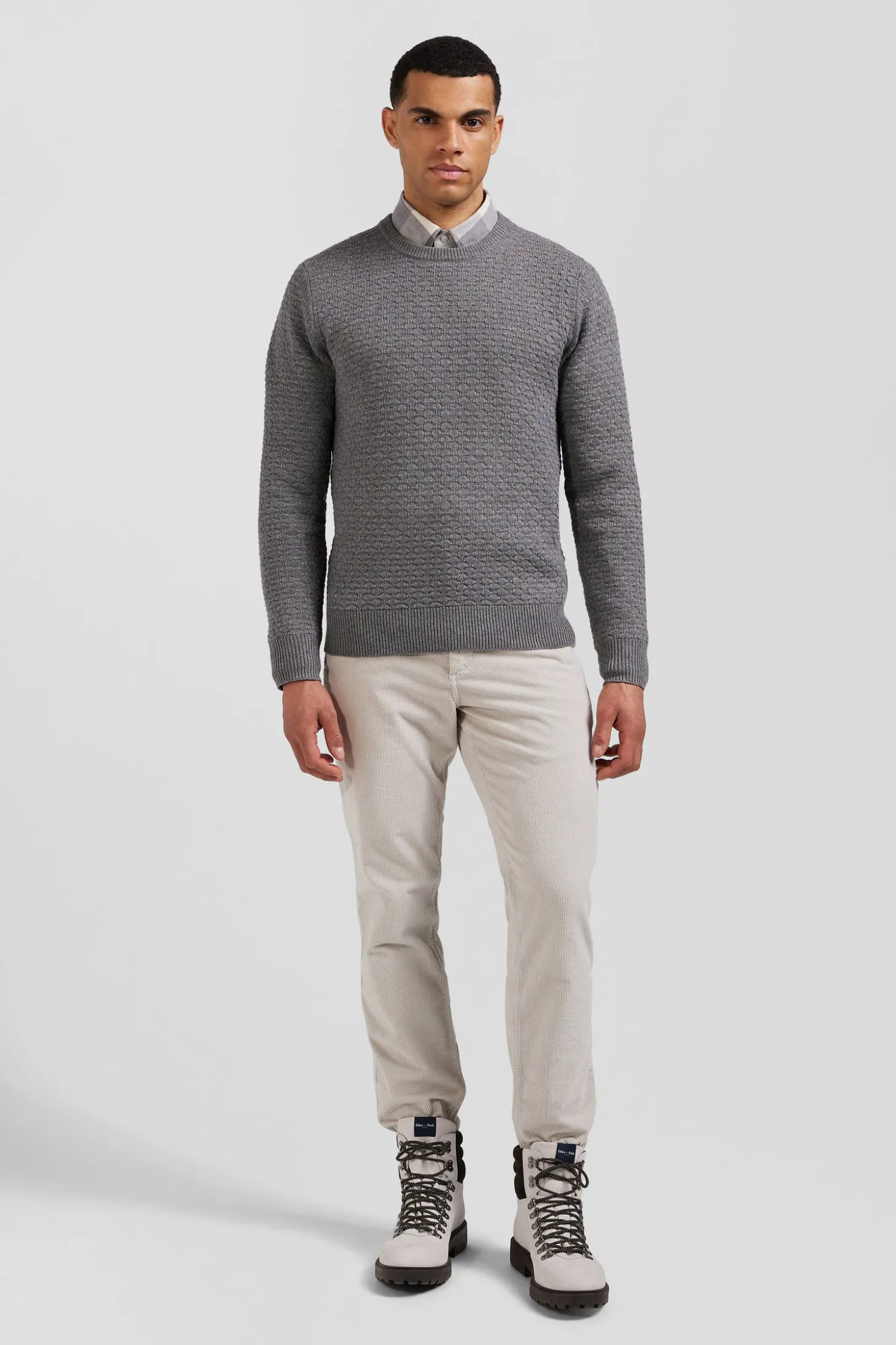 Pull col rond en laine et coton gris coupe Regular effet micro nœud papillon