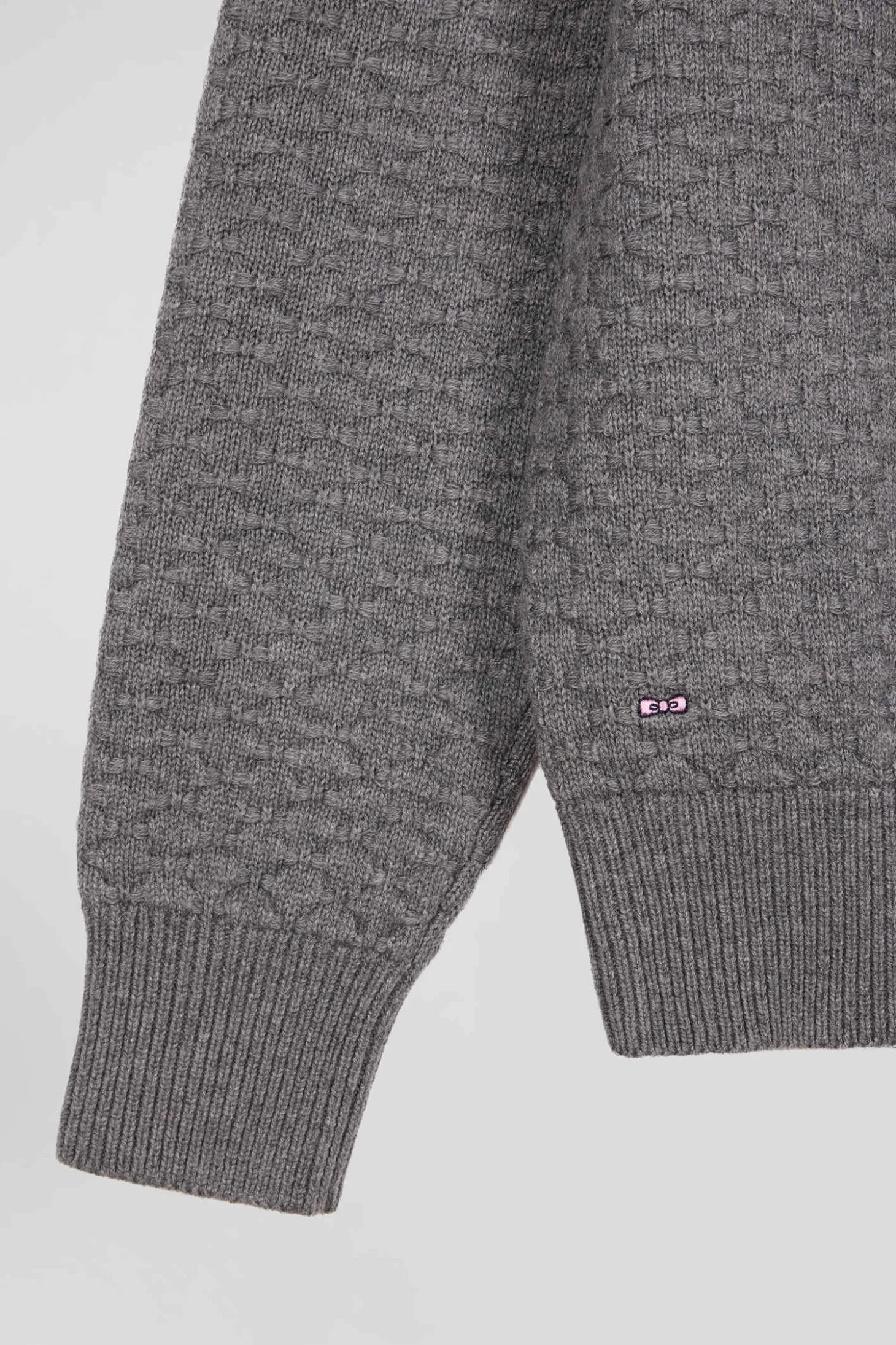 Pull col rond en laine et coton gris coupe Regular effet micro nœud papillon