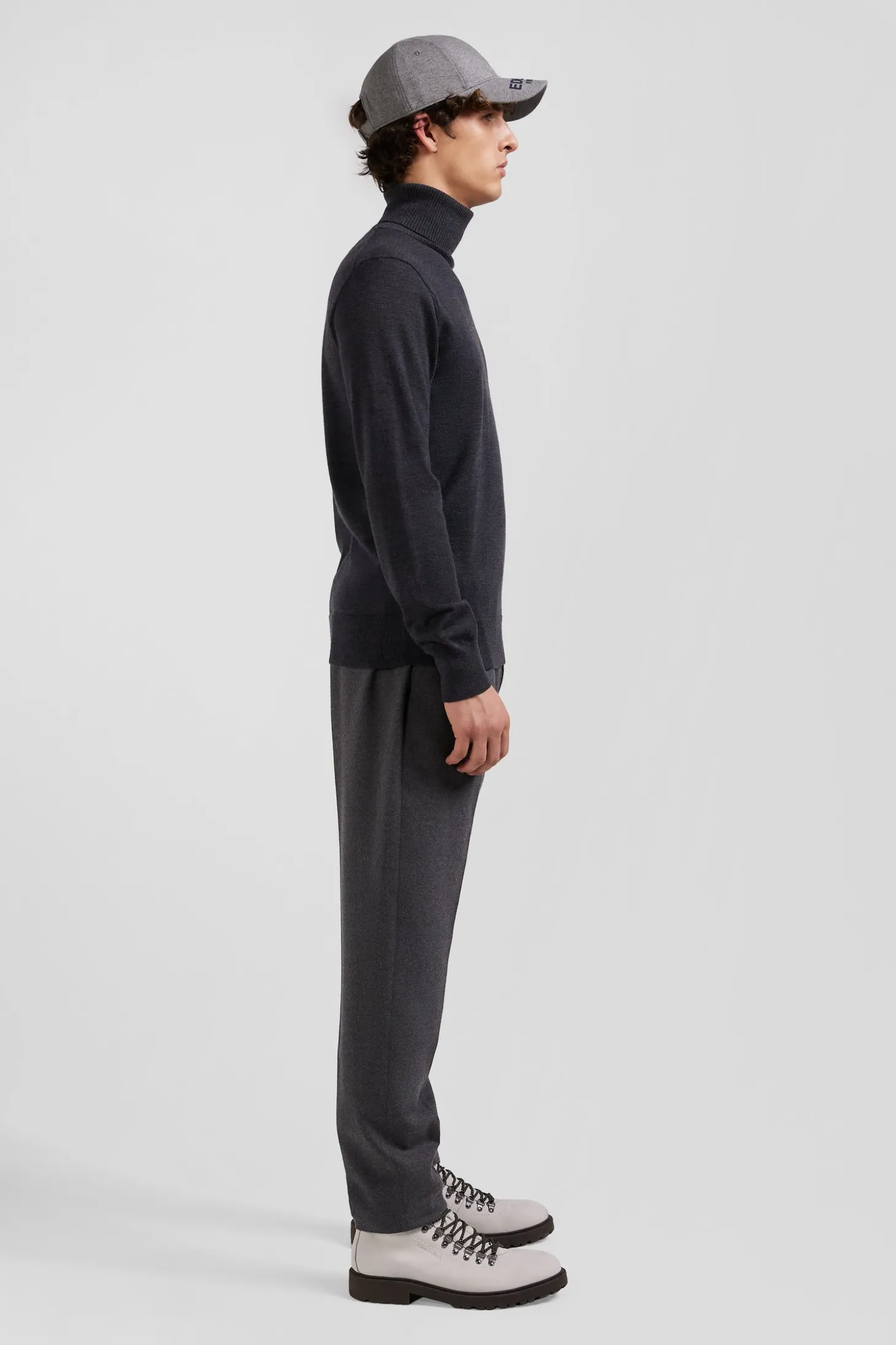 Pull col roulé en laine mérinos gris anthracite coupe Regular