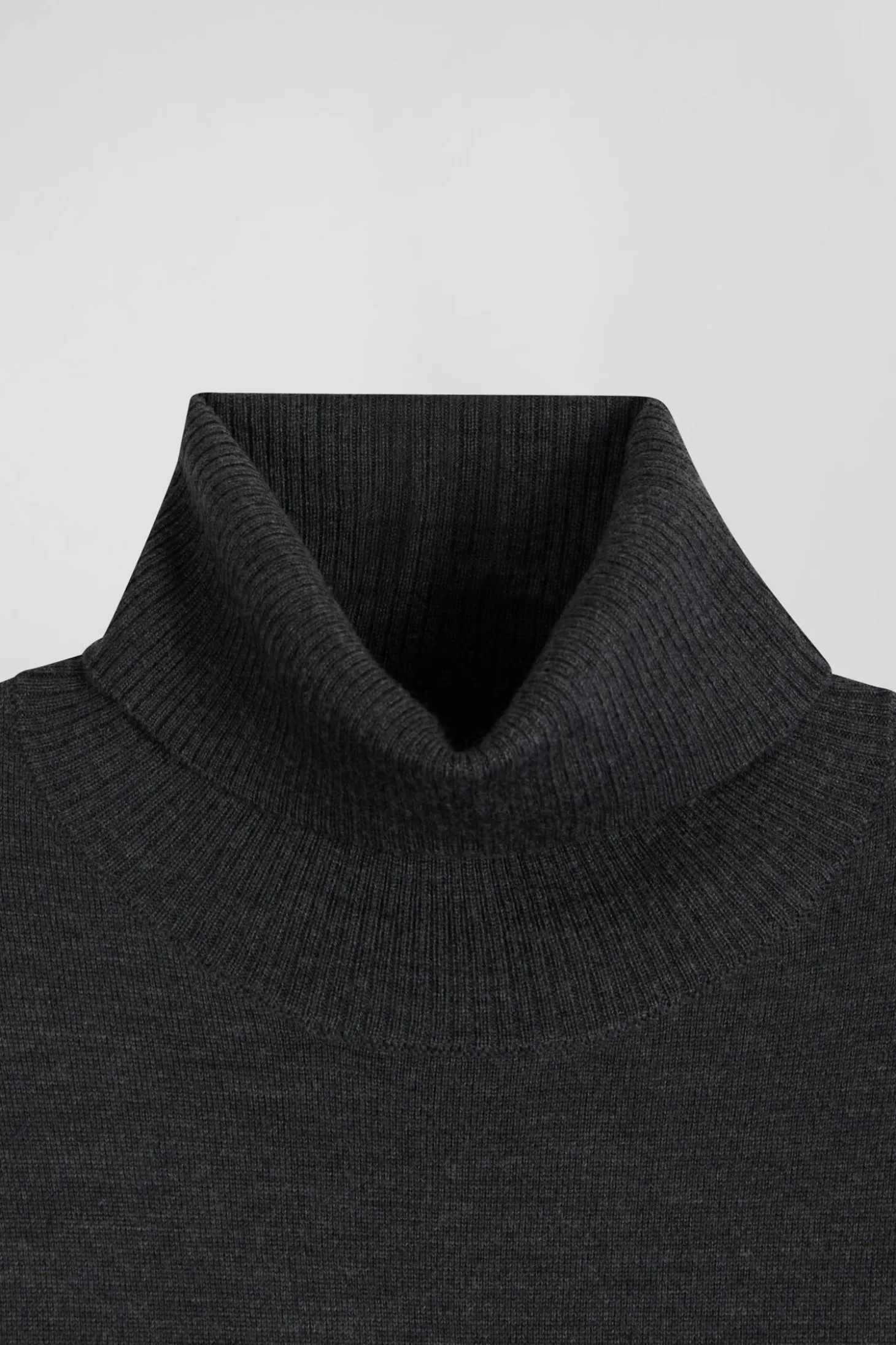 Pull col roulé en laine mérinos gris anthracite coupe Regular