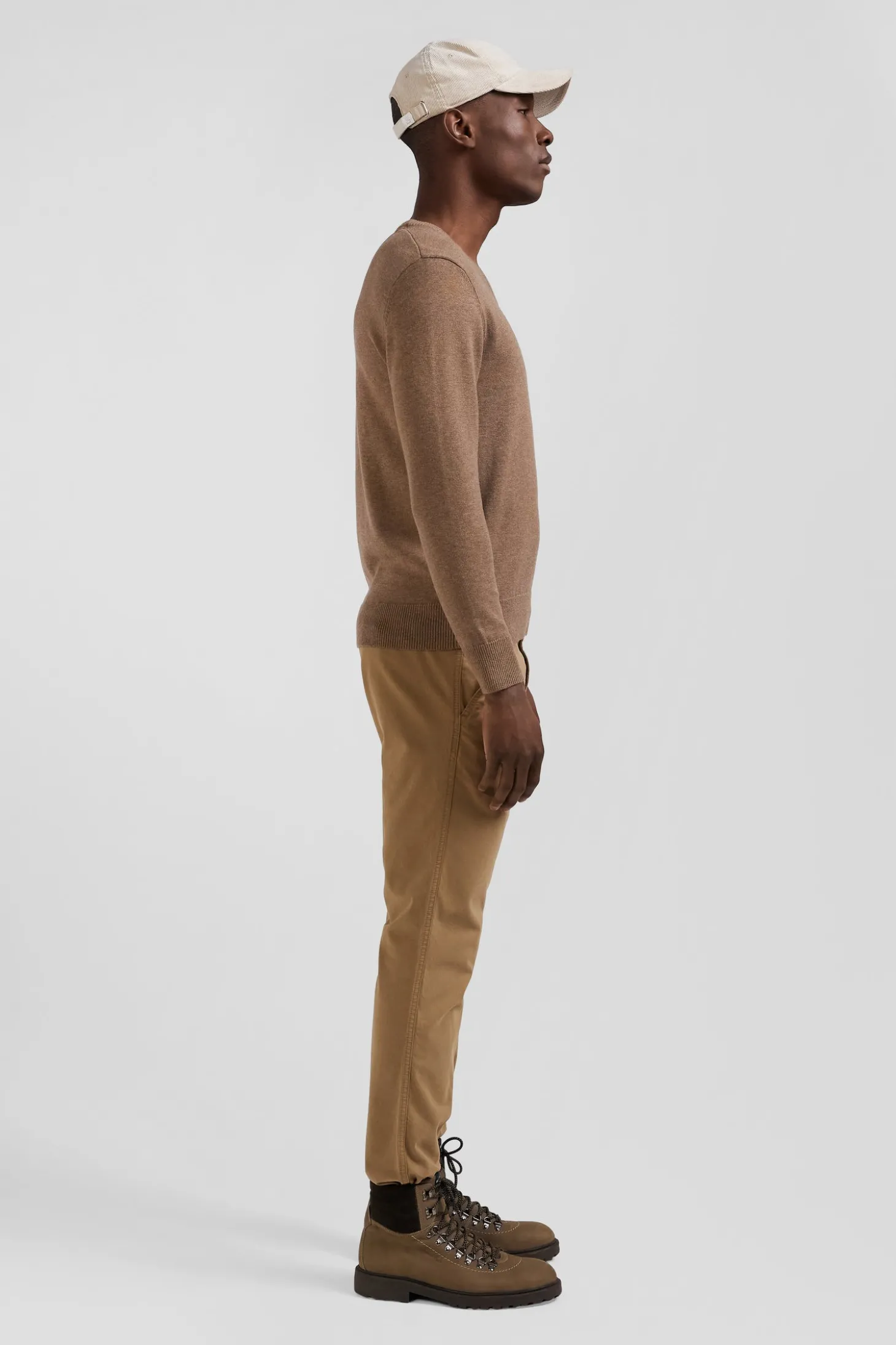 Pull col V en laine et coton camel demi-lune cerclée coupe Regular