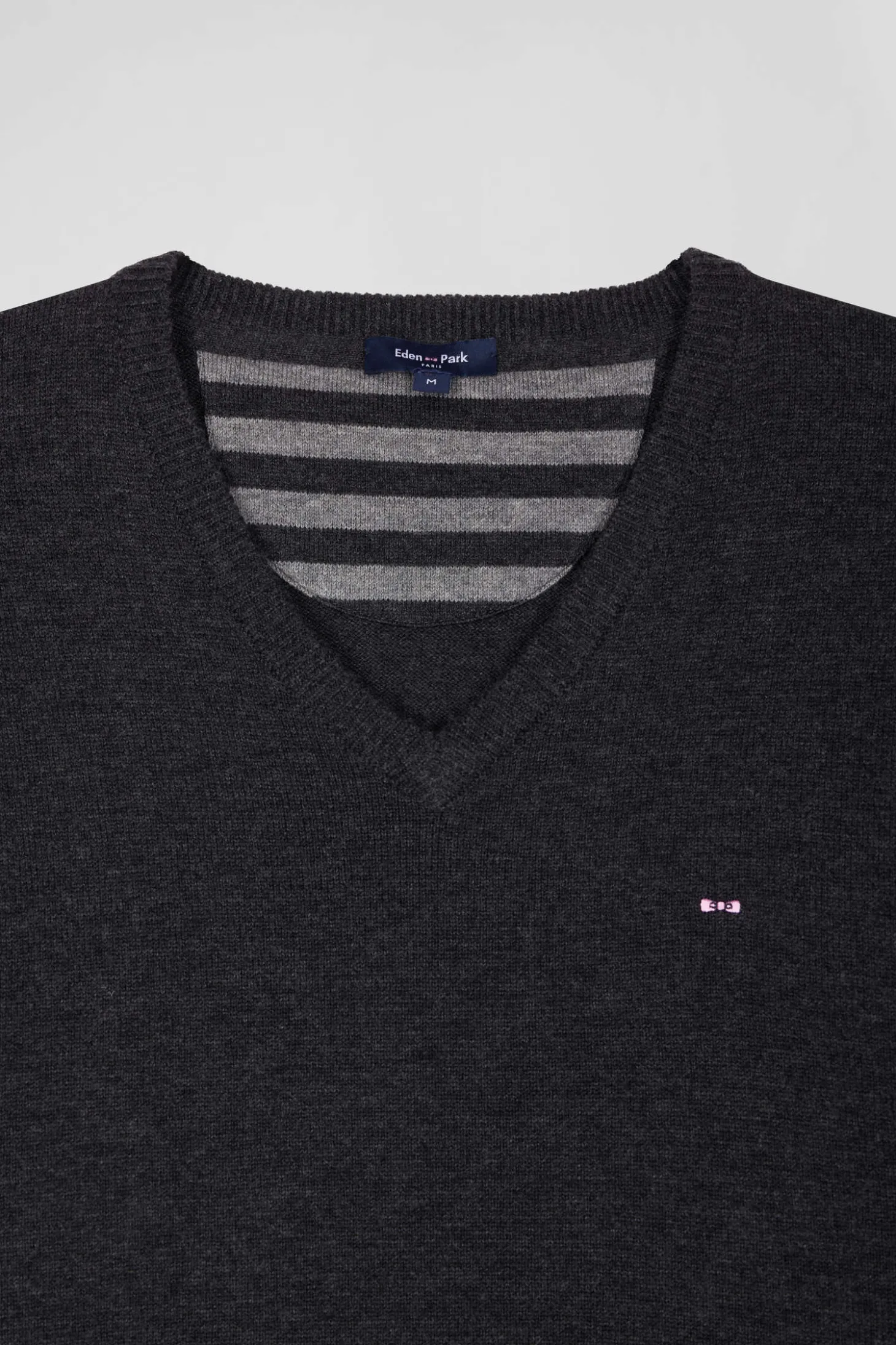 Pull col V en laine et coton gris anthracite demi-lune cerclée coupe Regular