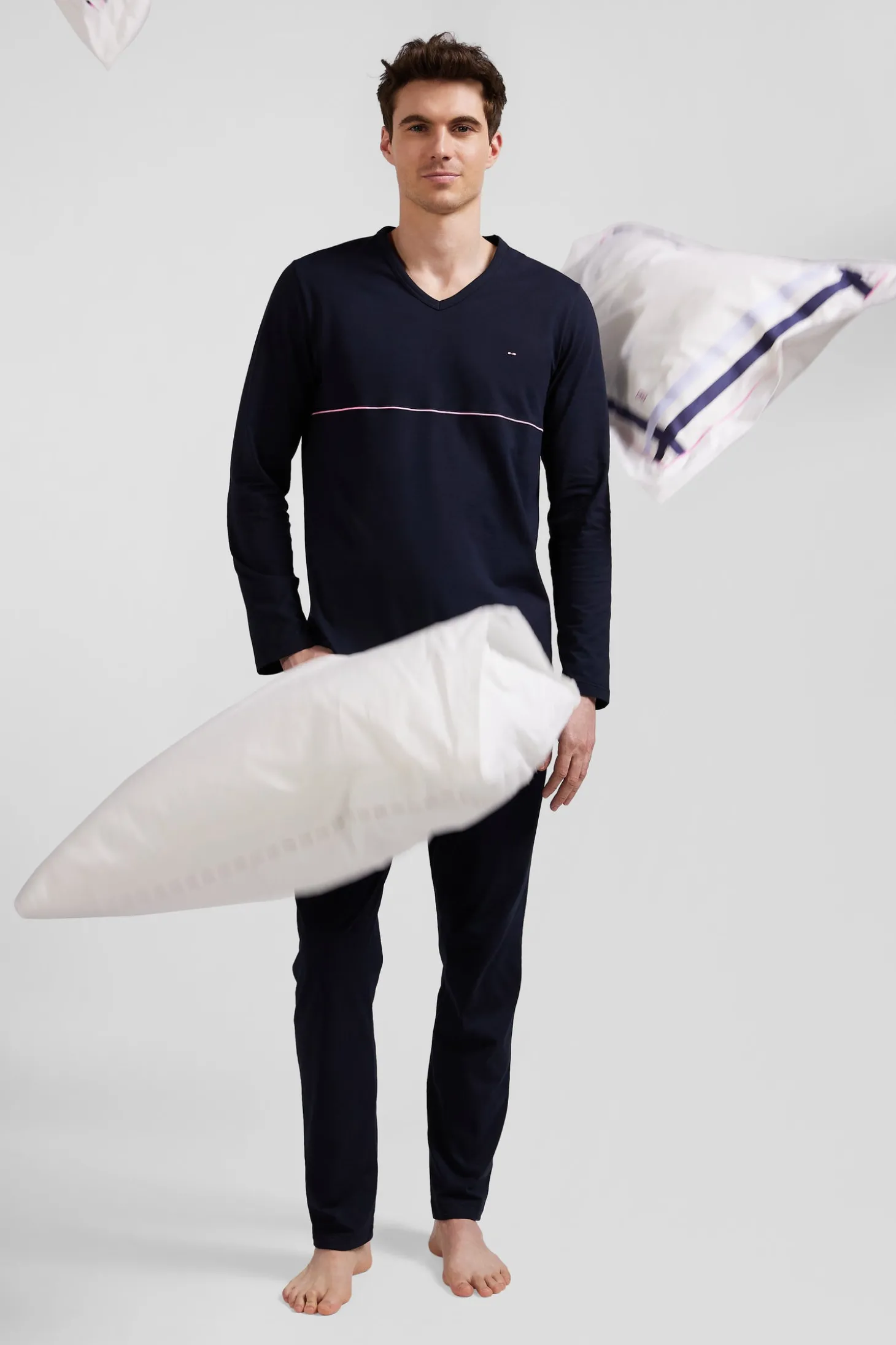 Pyjama long en coton bleu marine liseré blanc