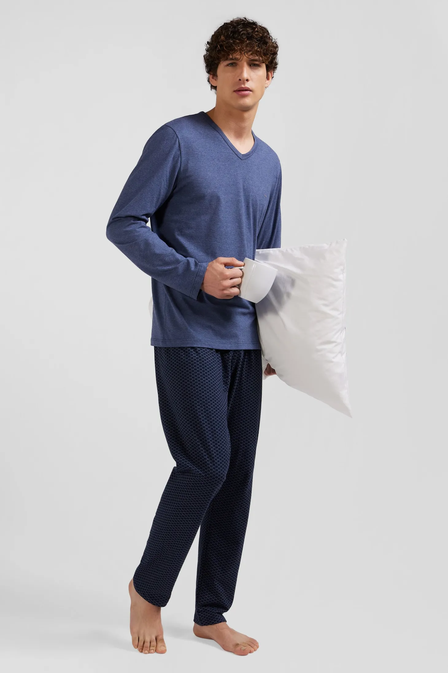 Pyjama long en coton bleu foncé pantalon à micromotifs nœuds papillon