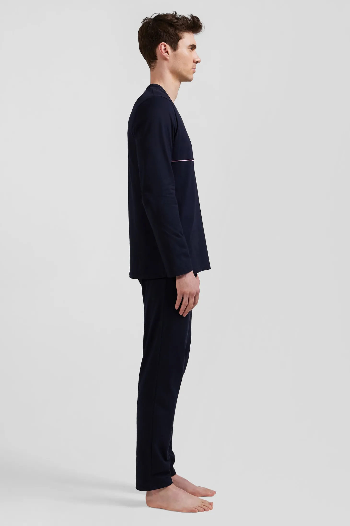 Pyjama long en coton bleu marine liseré blanc