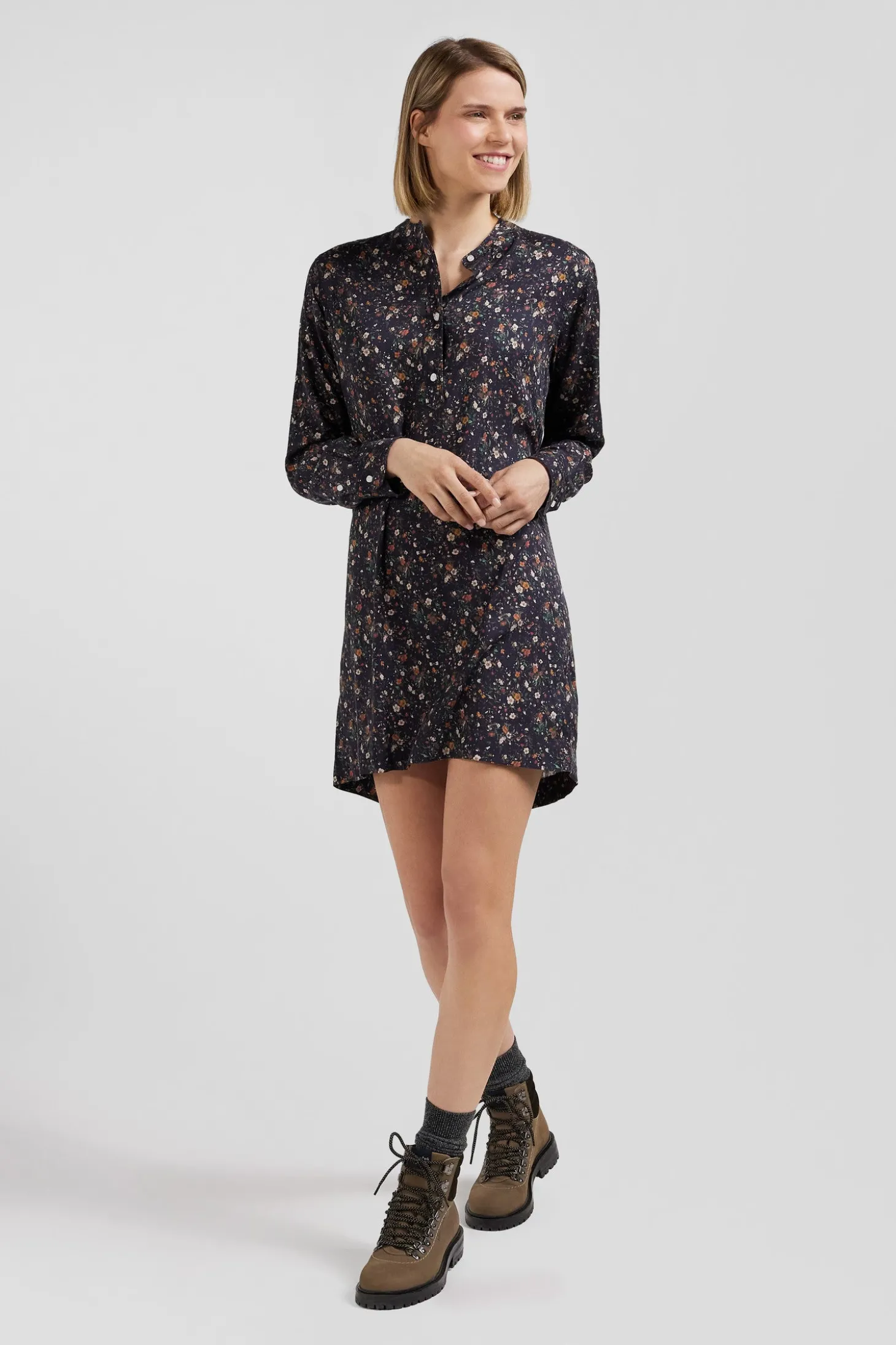 Robe chemise en lyocell noir à imprimé floral