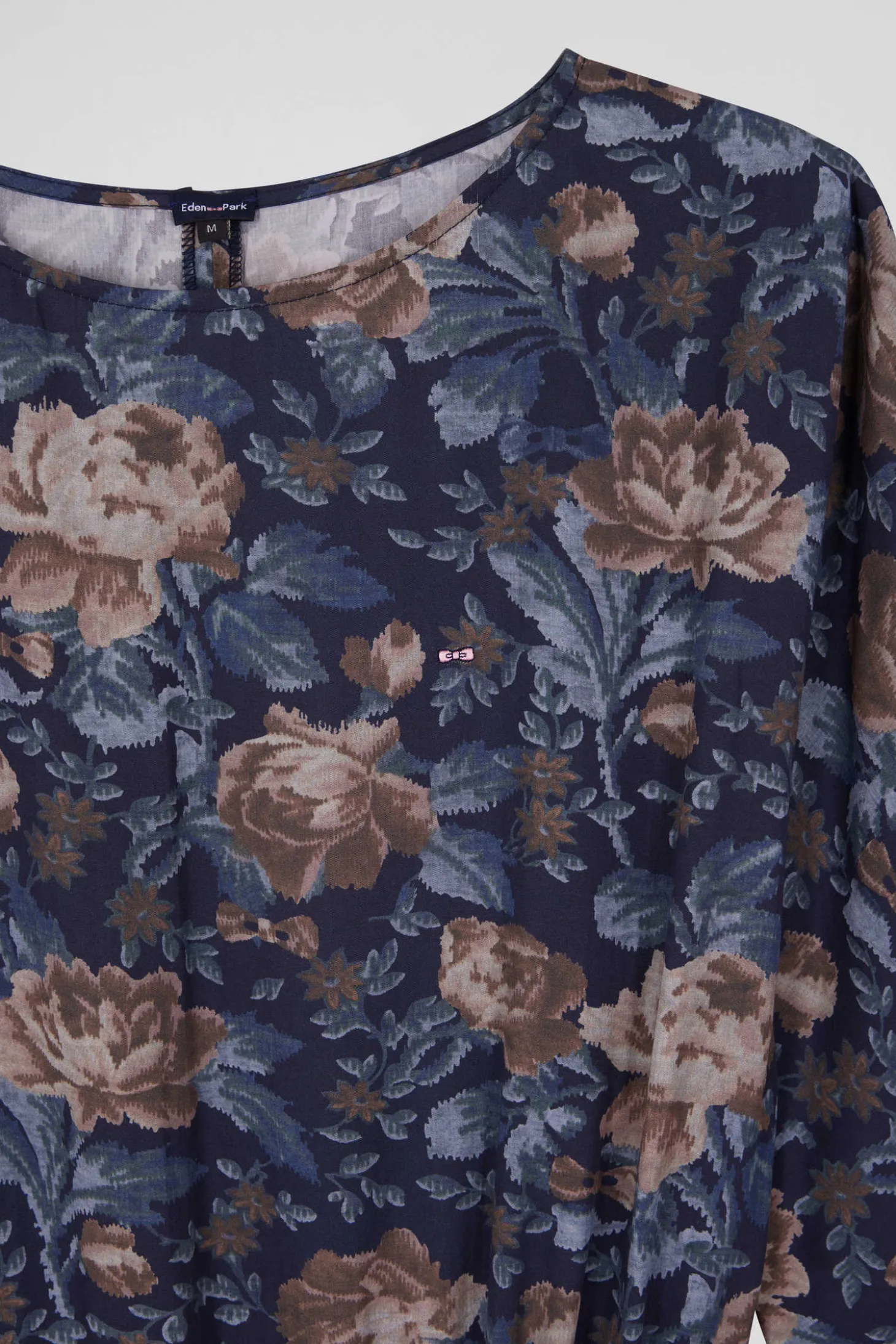 Robe en lyocell bleu marine manches longues à imprimé floral