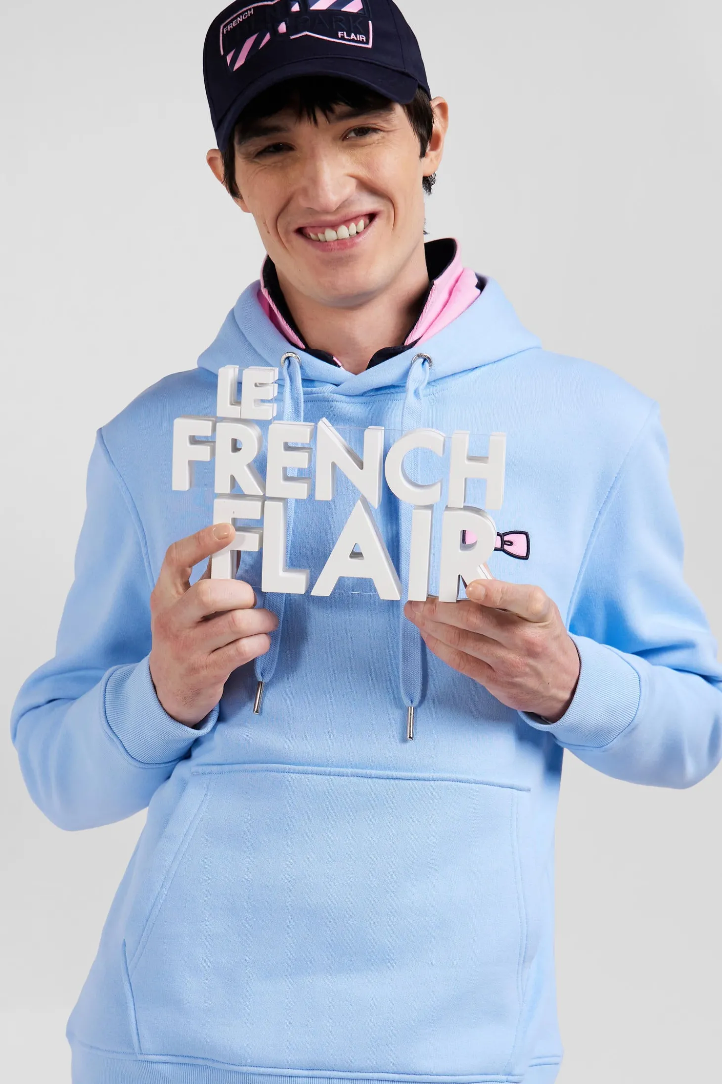 Sweatshirt à capuche en molleton ciel broderie Eden Park coupe Regular