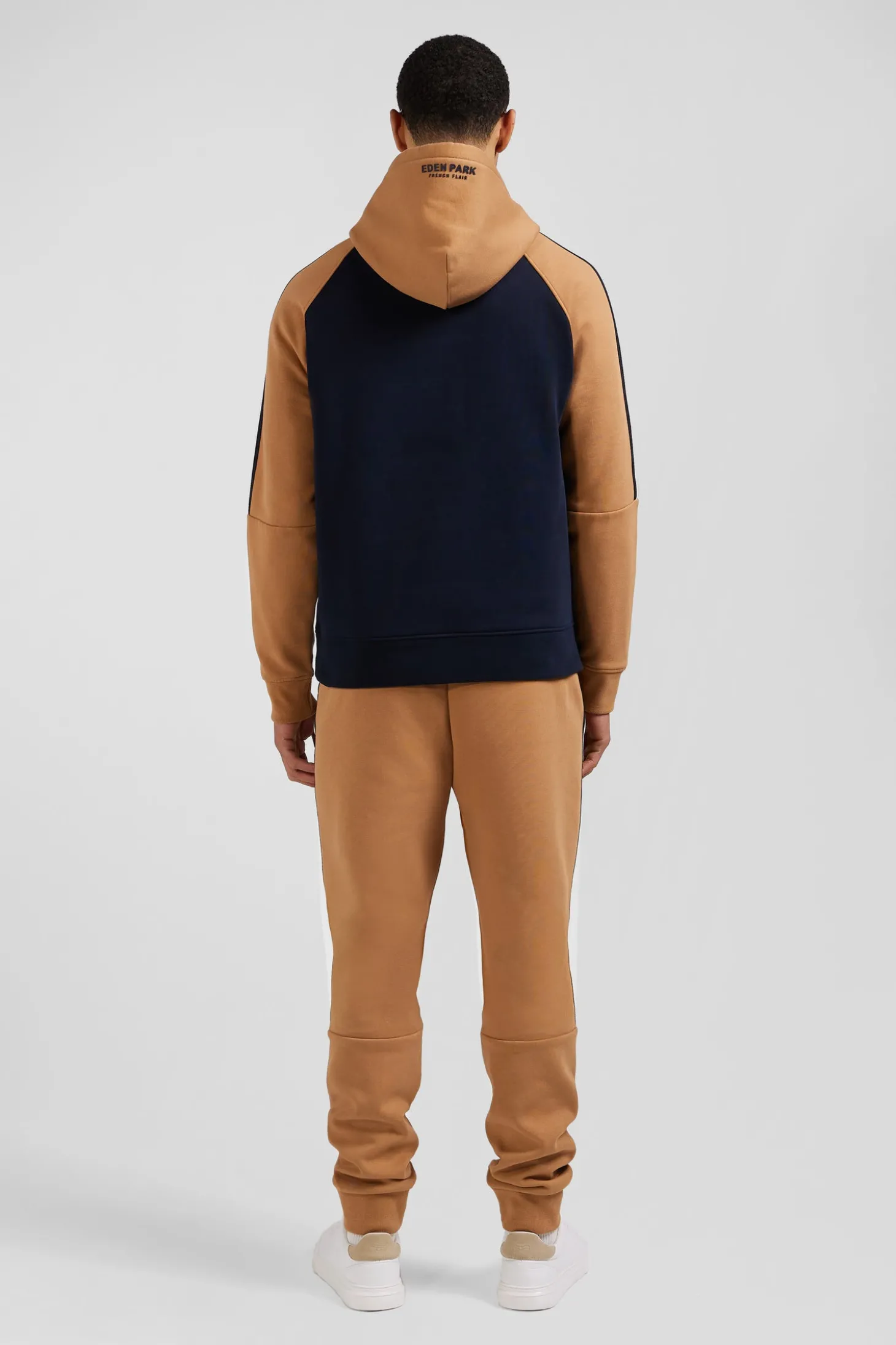 Sweatshirt à capuche en molleton marine et camel cordons de serrage siglés coupe Relaxed