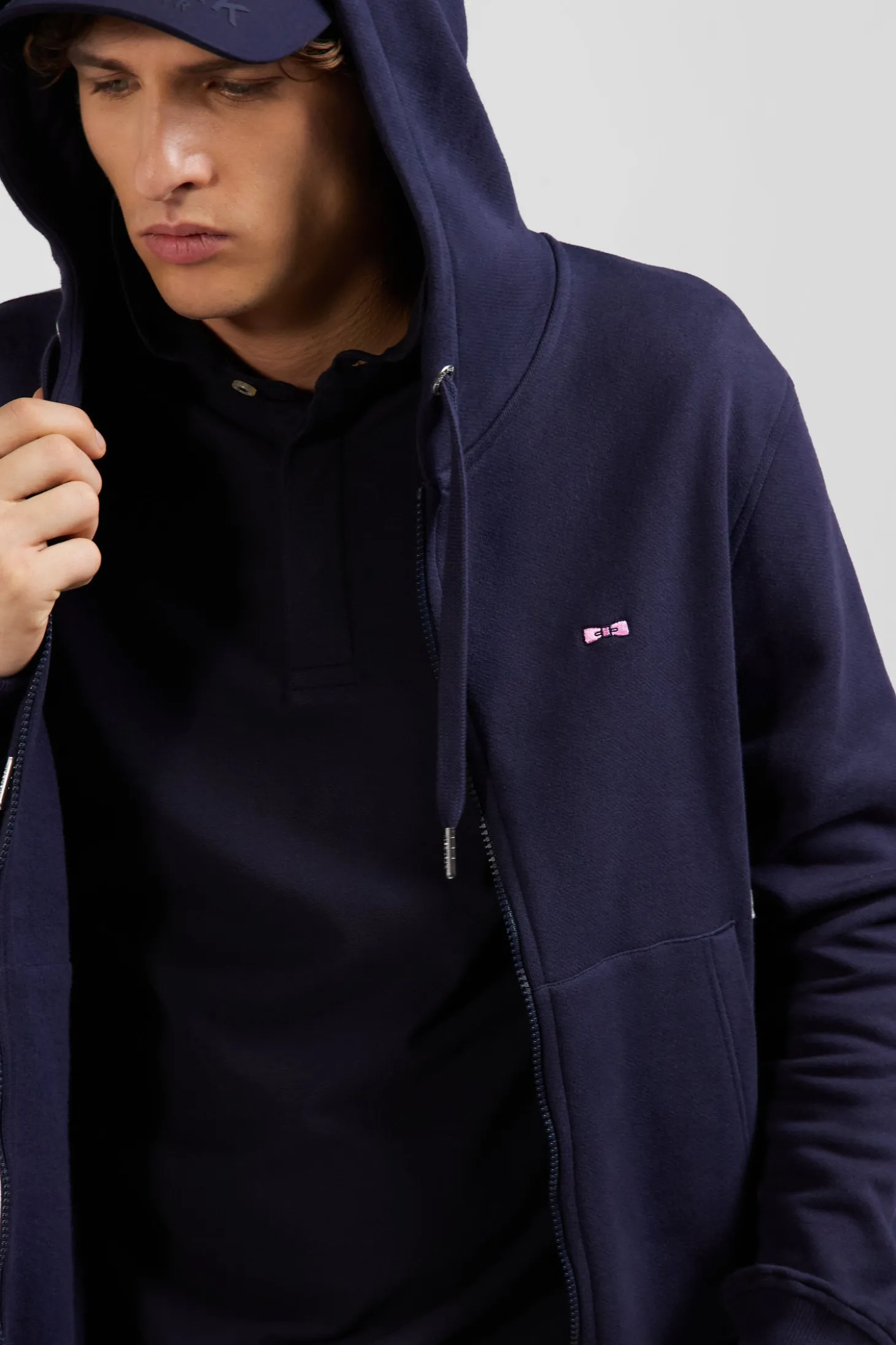 Sweatshirt zippé à capuche en molleton coton bleu marine coupe Regular