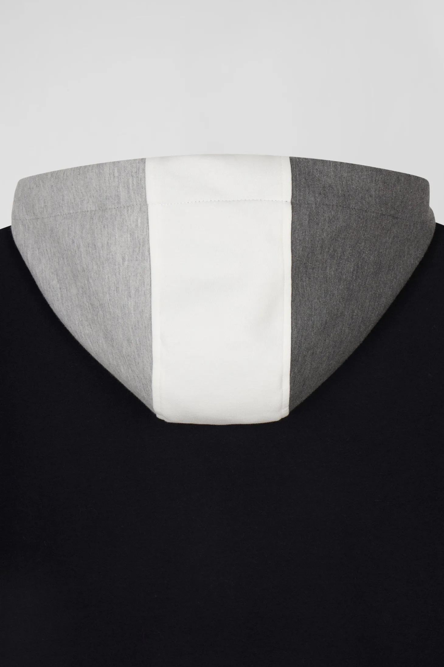 Sweatshirt zippé bimatière à parmenture matelassée noir et marine coupe Regular