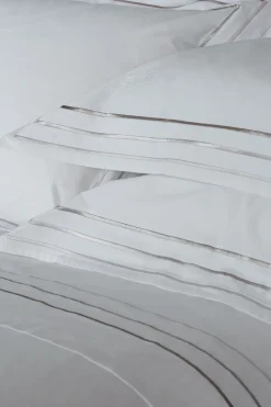 2 taies d'oreiller carrés blanc et argenté - Avec toi et les bleus