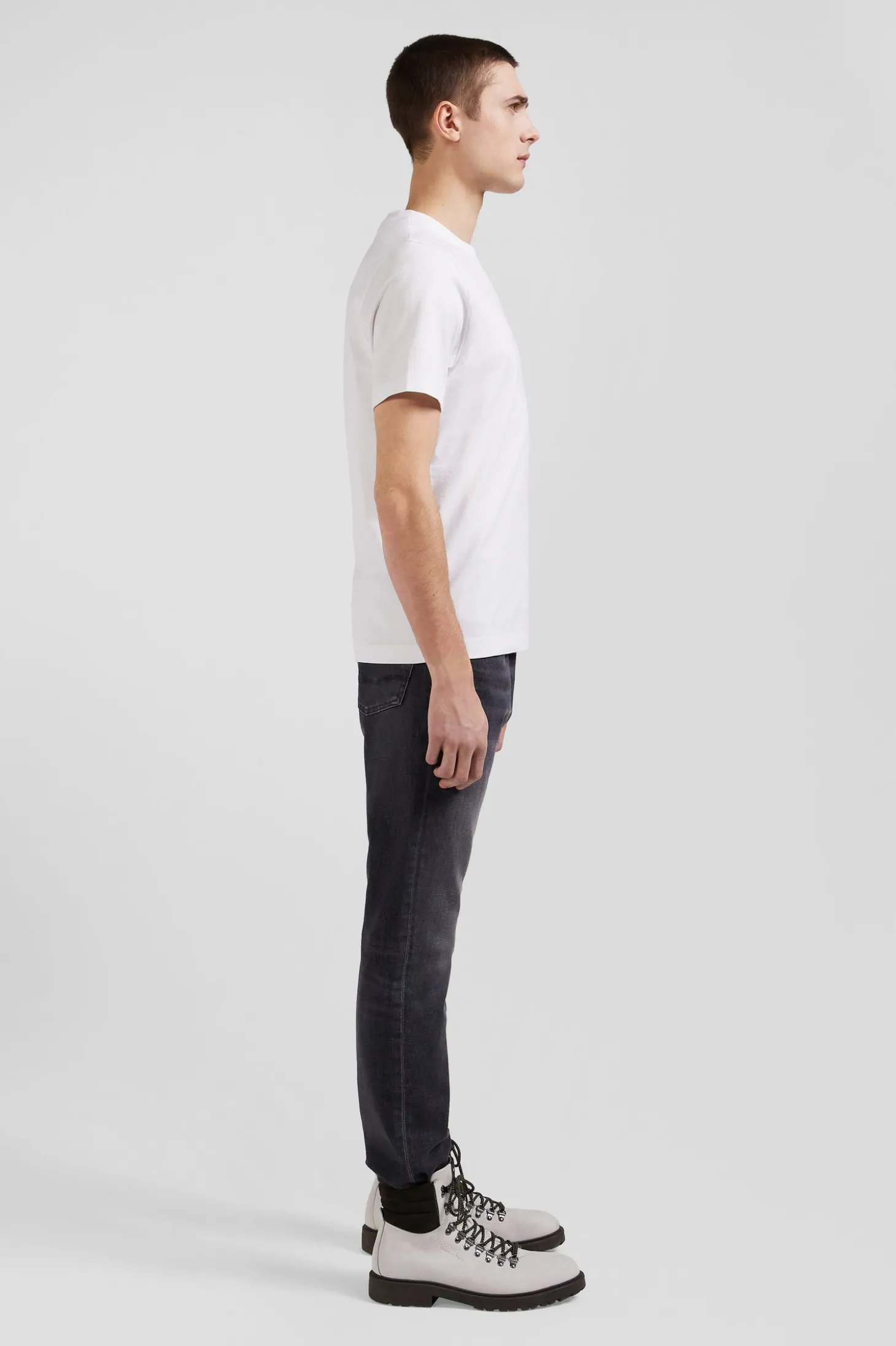 T-shirt manches courtes blanc emblème tissu cravate coupe Regular