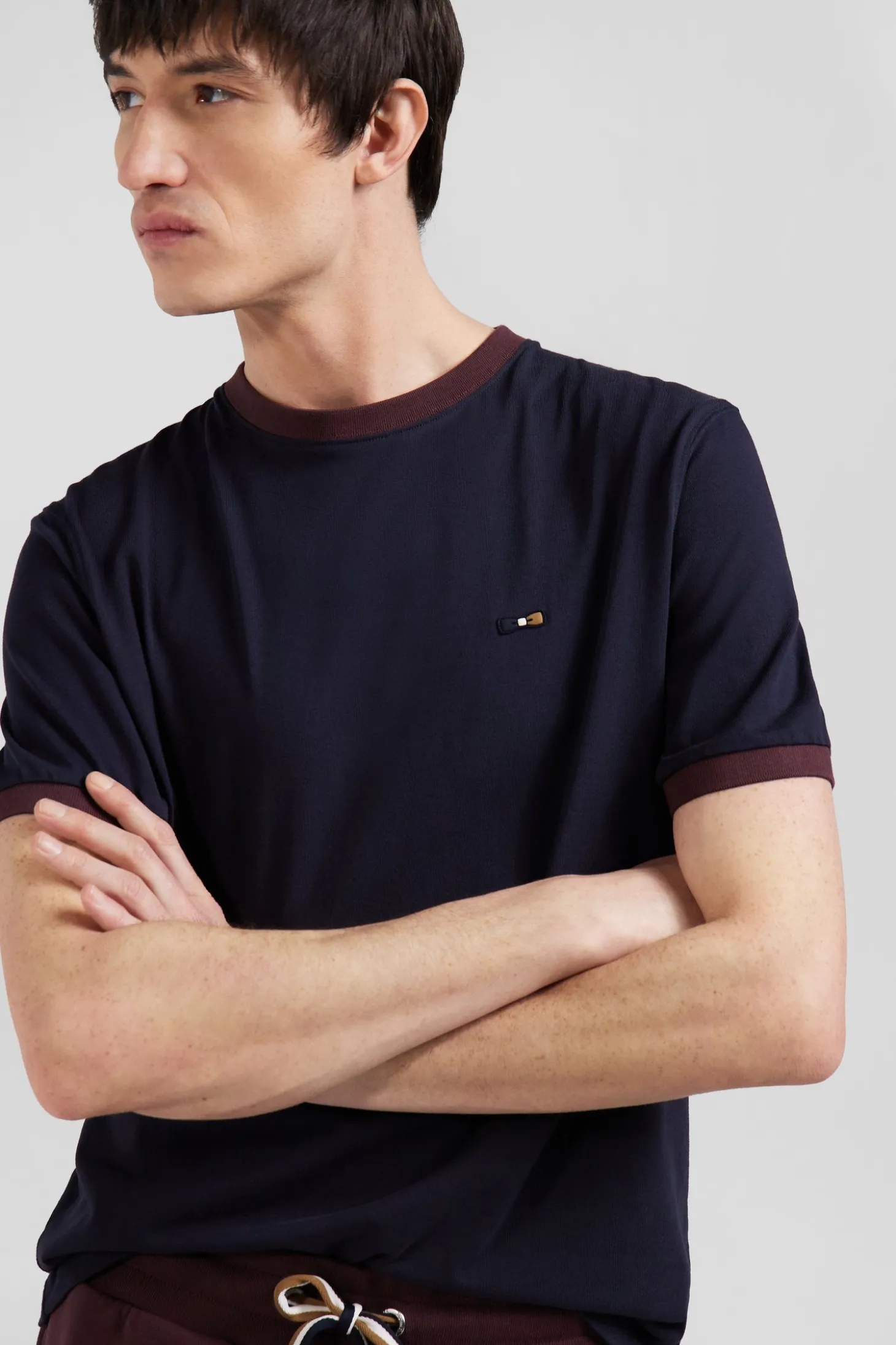 T-shirt manches courtes en coton marine broderie dos coupe Regular