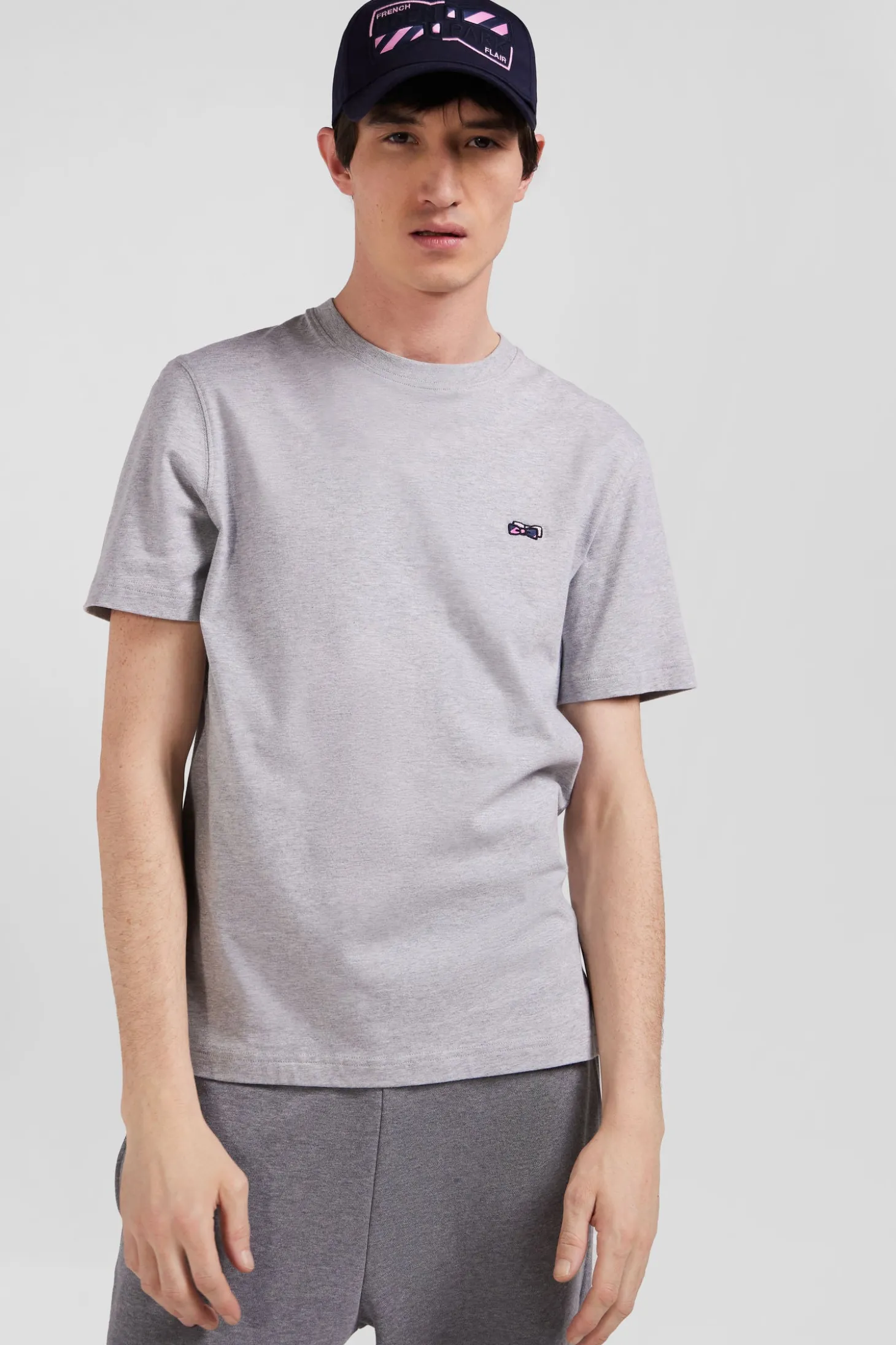 T-shirt manches courtes en coton gris broderie dos coupe Regular