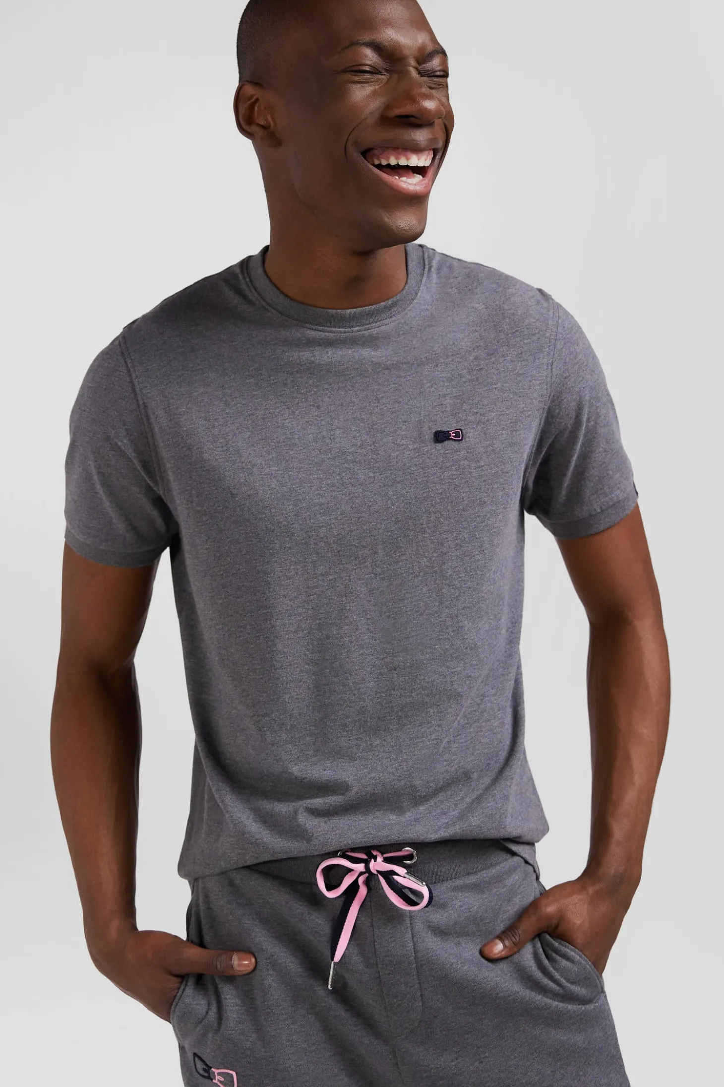 T-shirt manches courtes en coton gris coupe Regular broderie emblème