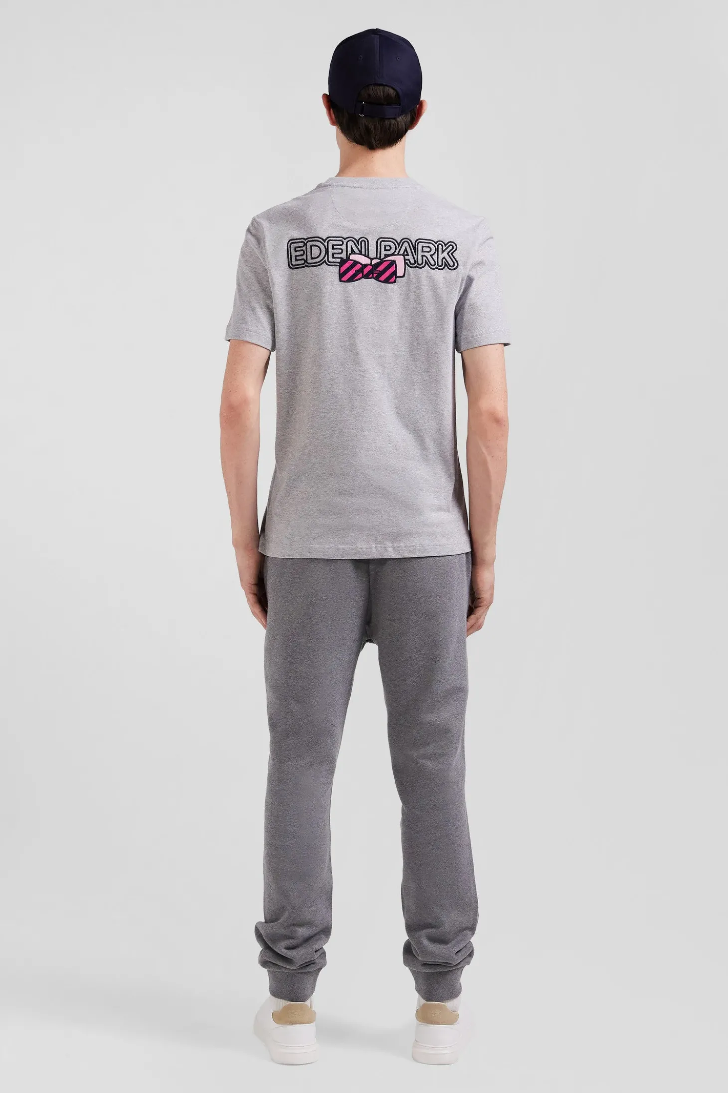 T-shirt manches courtes en coton gris broderie dos coupe Regular
