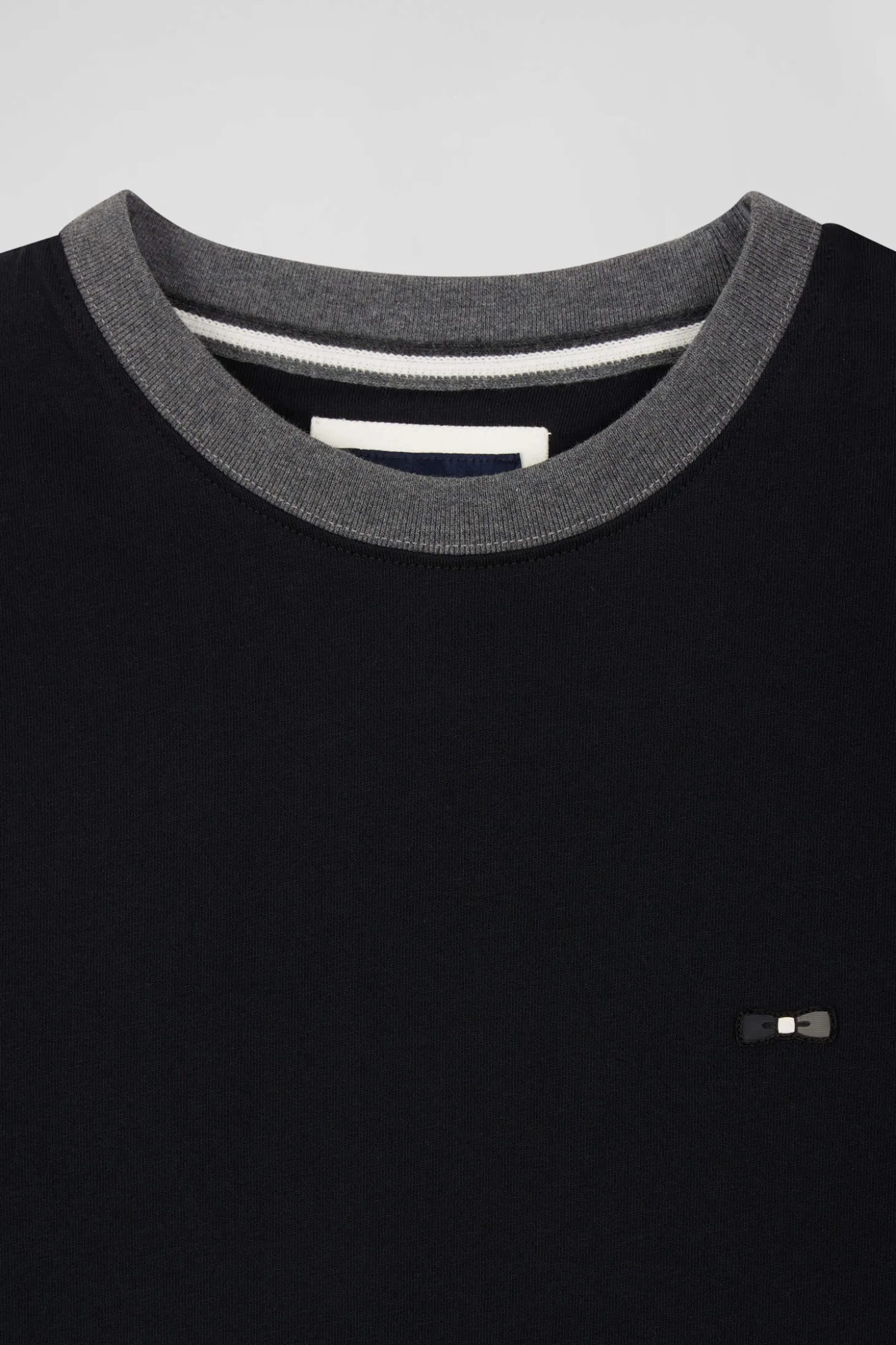 T-shirt manches courtes en coton noir broderie dos coupe Regular