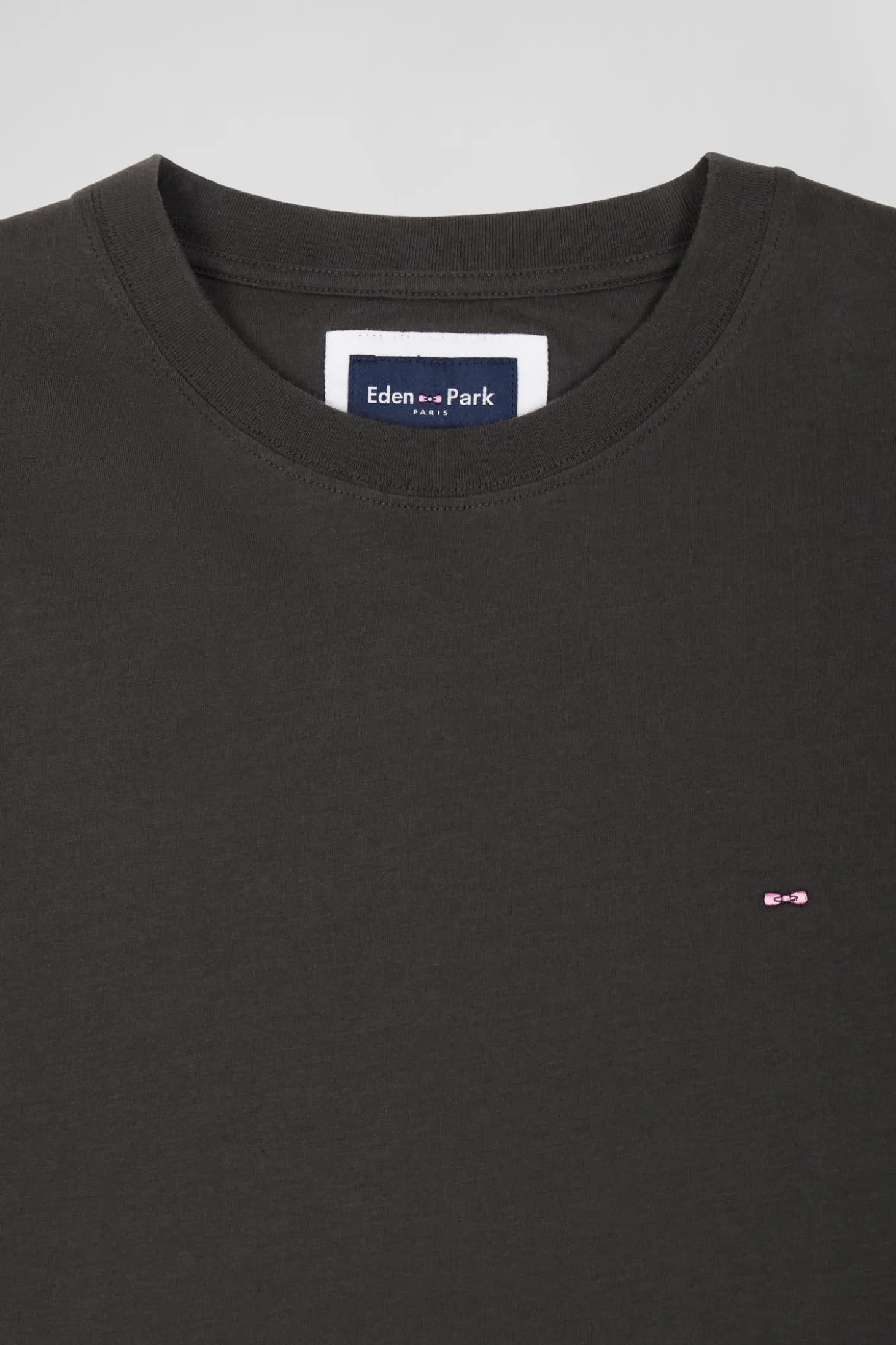 T-shirt manches courtes en coton kaki patch dos coupe Regular