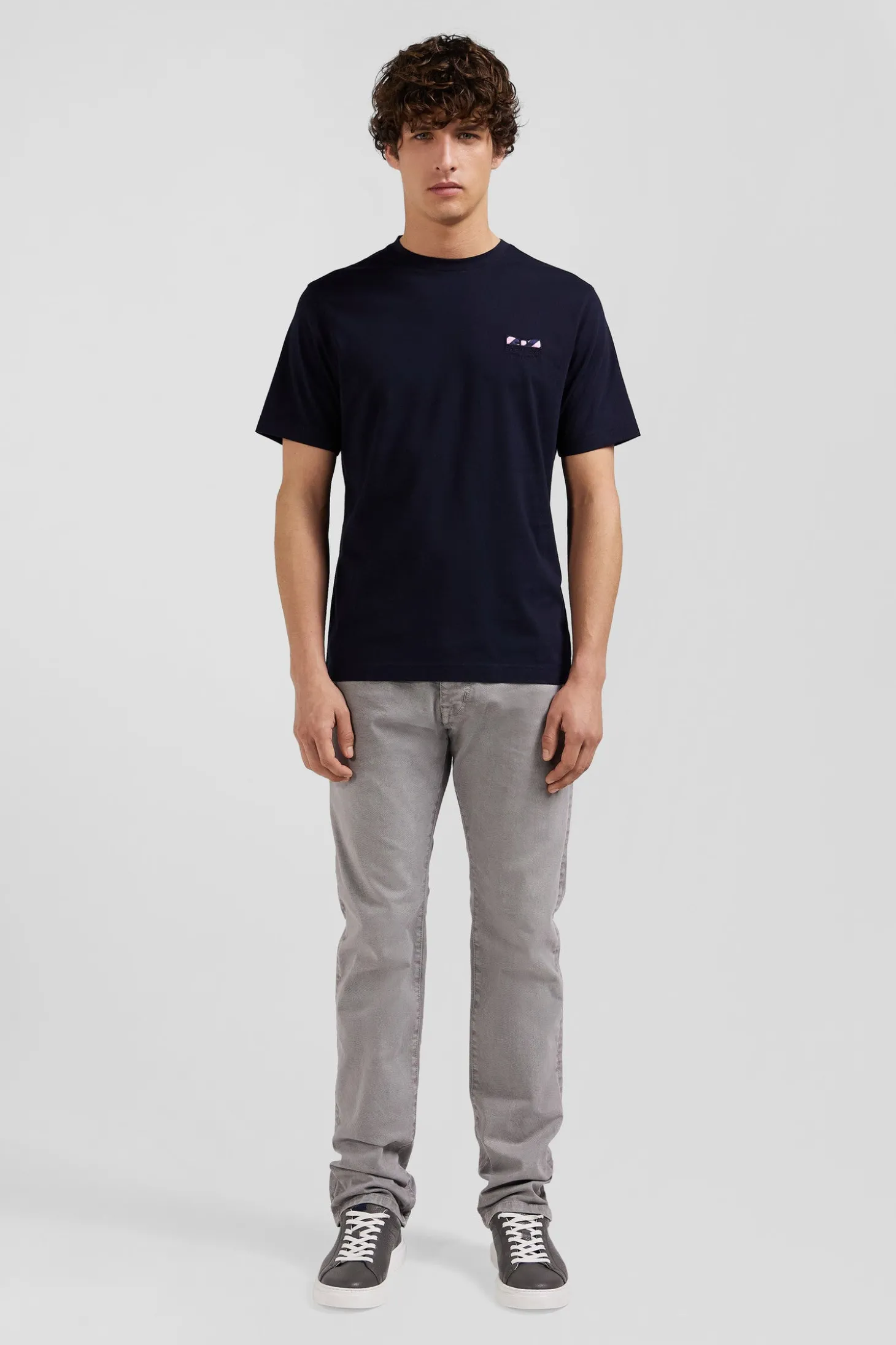 T-shirt manches courtes marine emblème tissu cravate coupe Regular