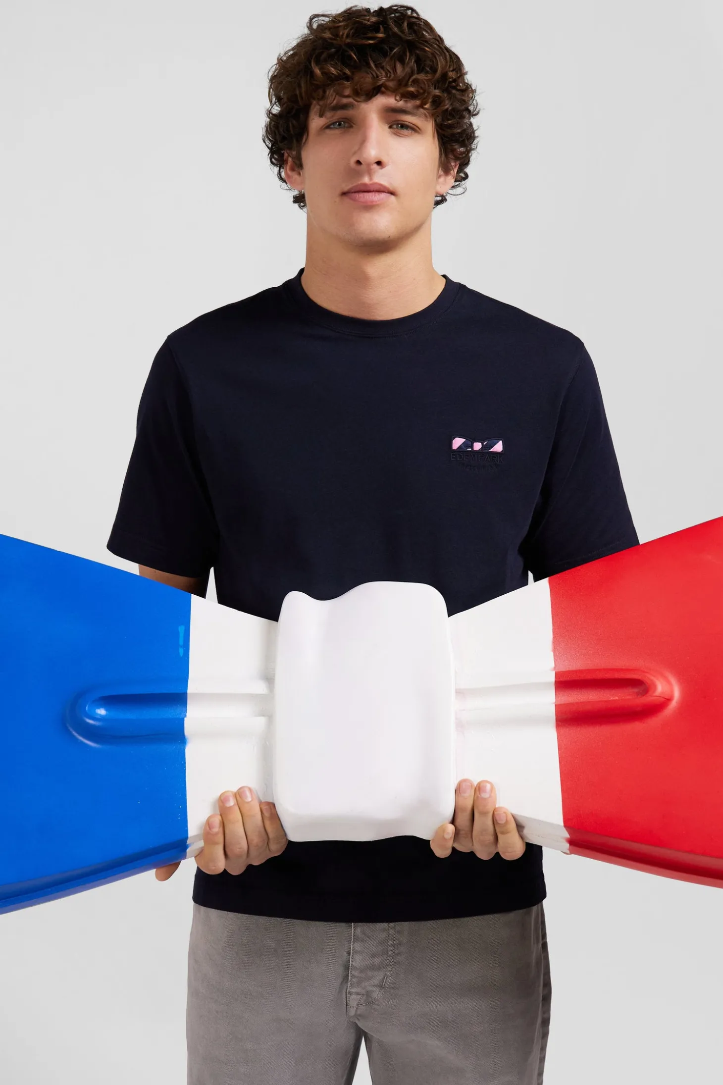 T-shirt manches courtes marine emblème tissu cravate coupe Regular